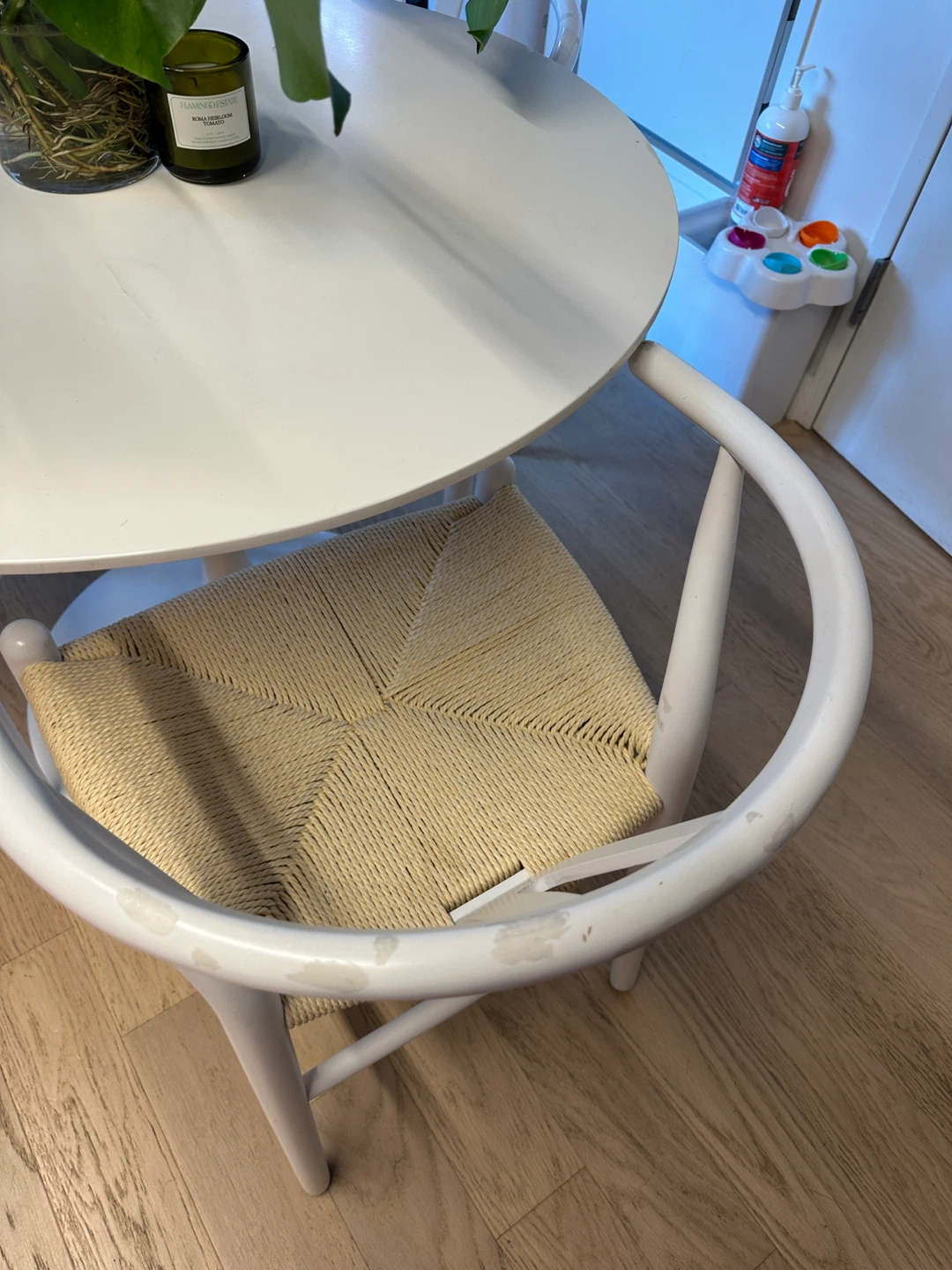Round White Dining Table with Three Chairs (bundle) - photo 5