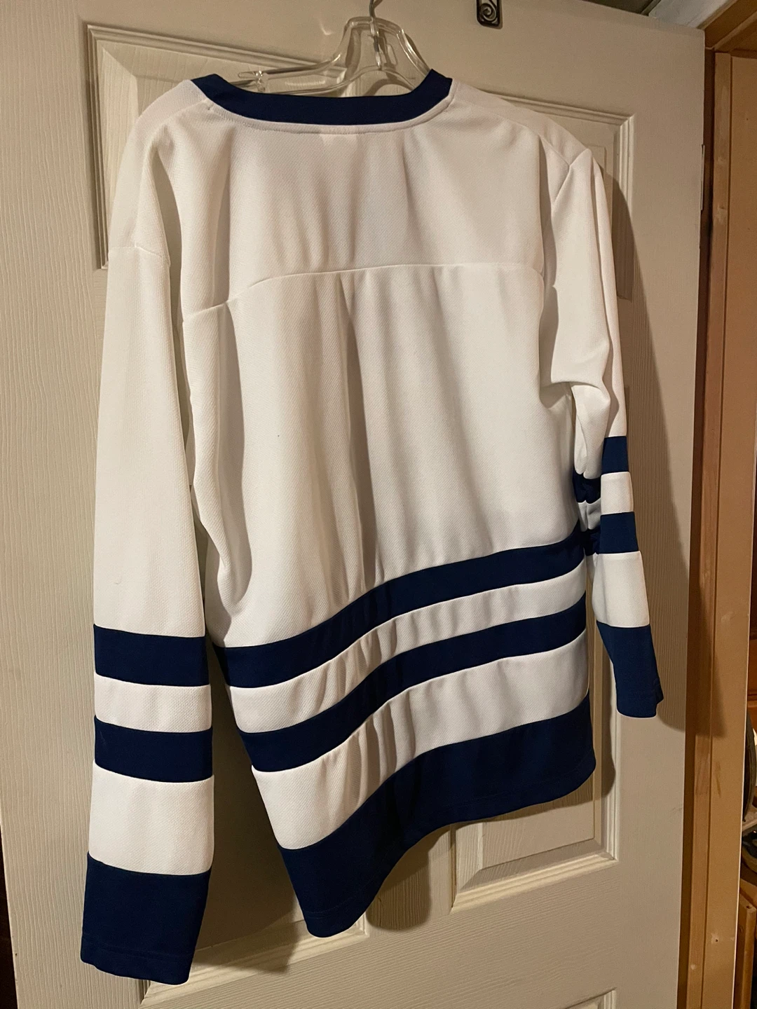 Family Guy Hockey Jersey Size S/M - photo 2