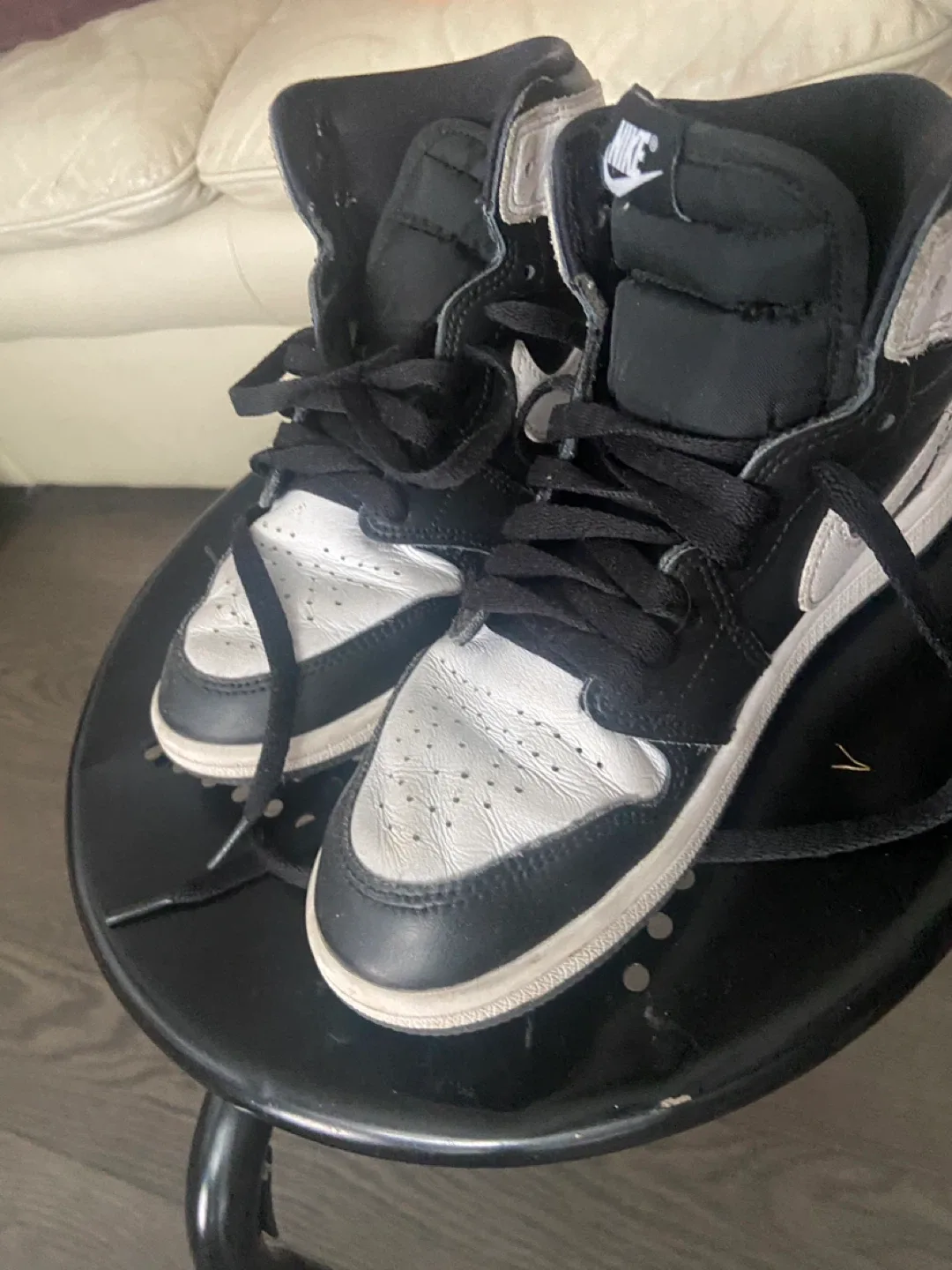 Nike Air Jordan 1 High Top Sneakers thumbnail