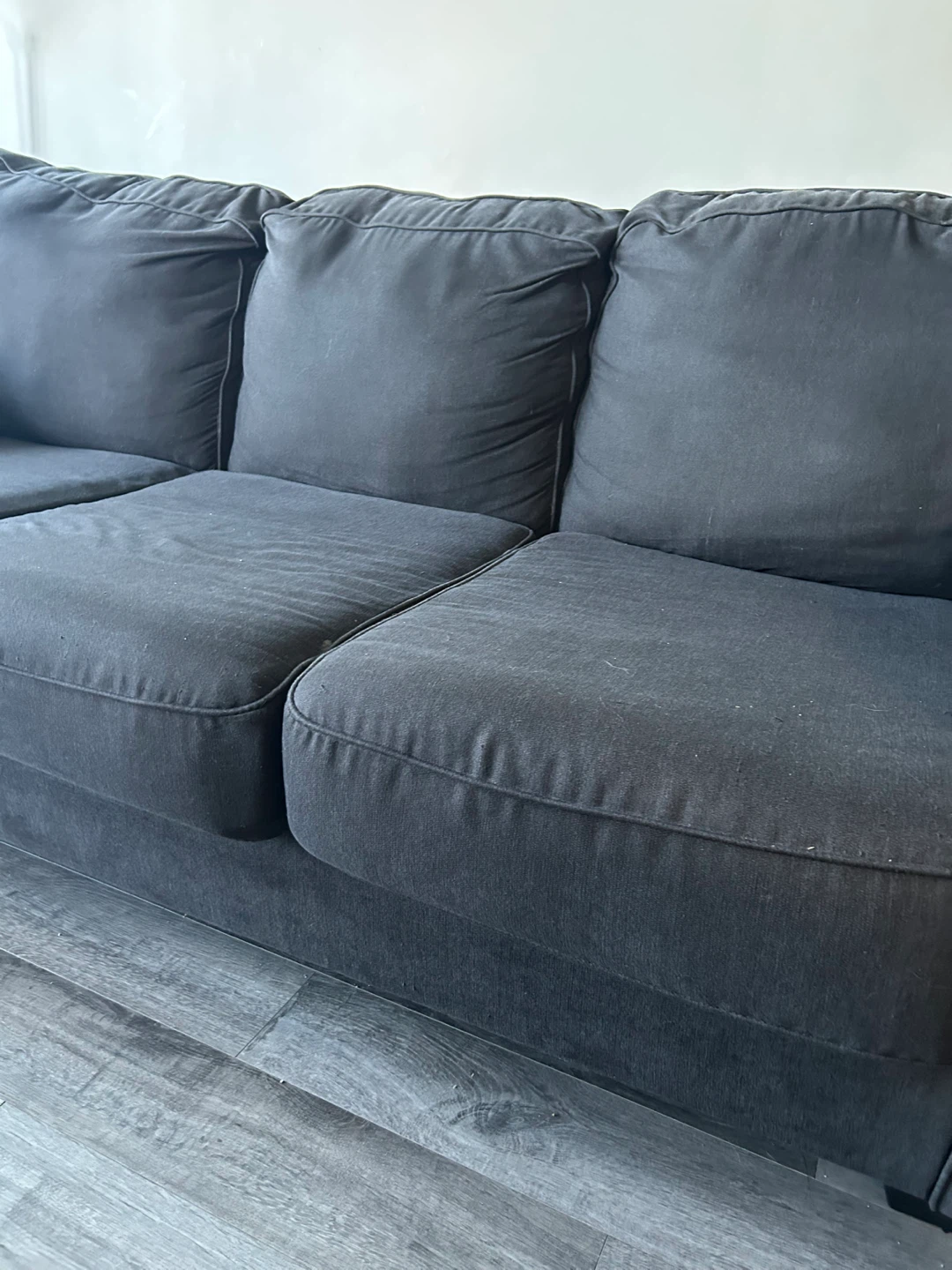 Comfortable Dark Grey Three-Seater Sofa - photo 2