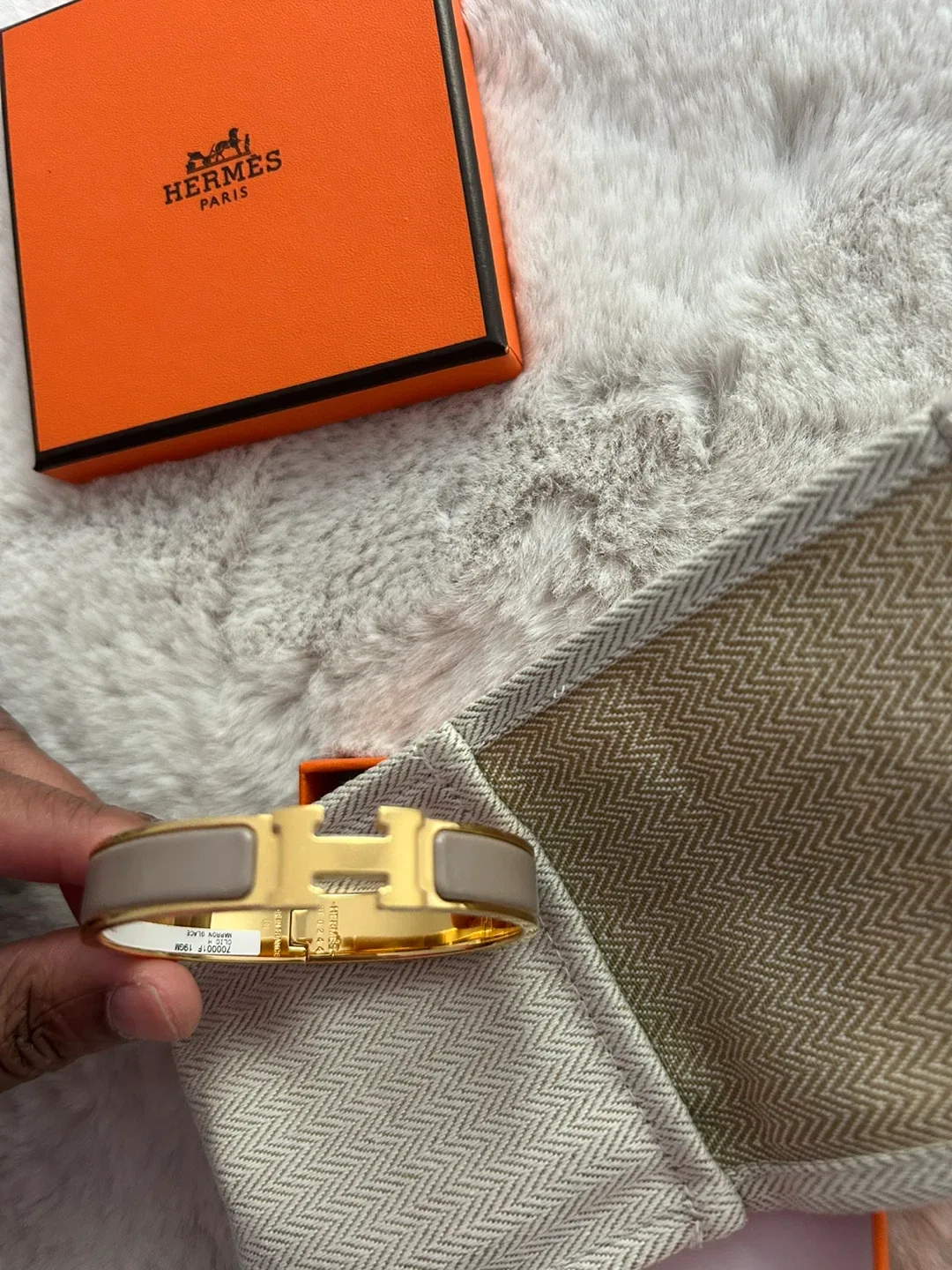 Hermes Clic H Bracelet GM 85 Creme Gold Plated image indicator(2)