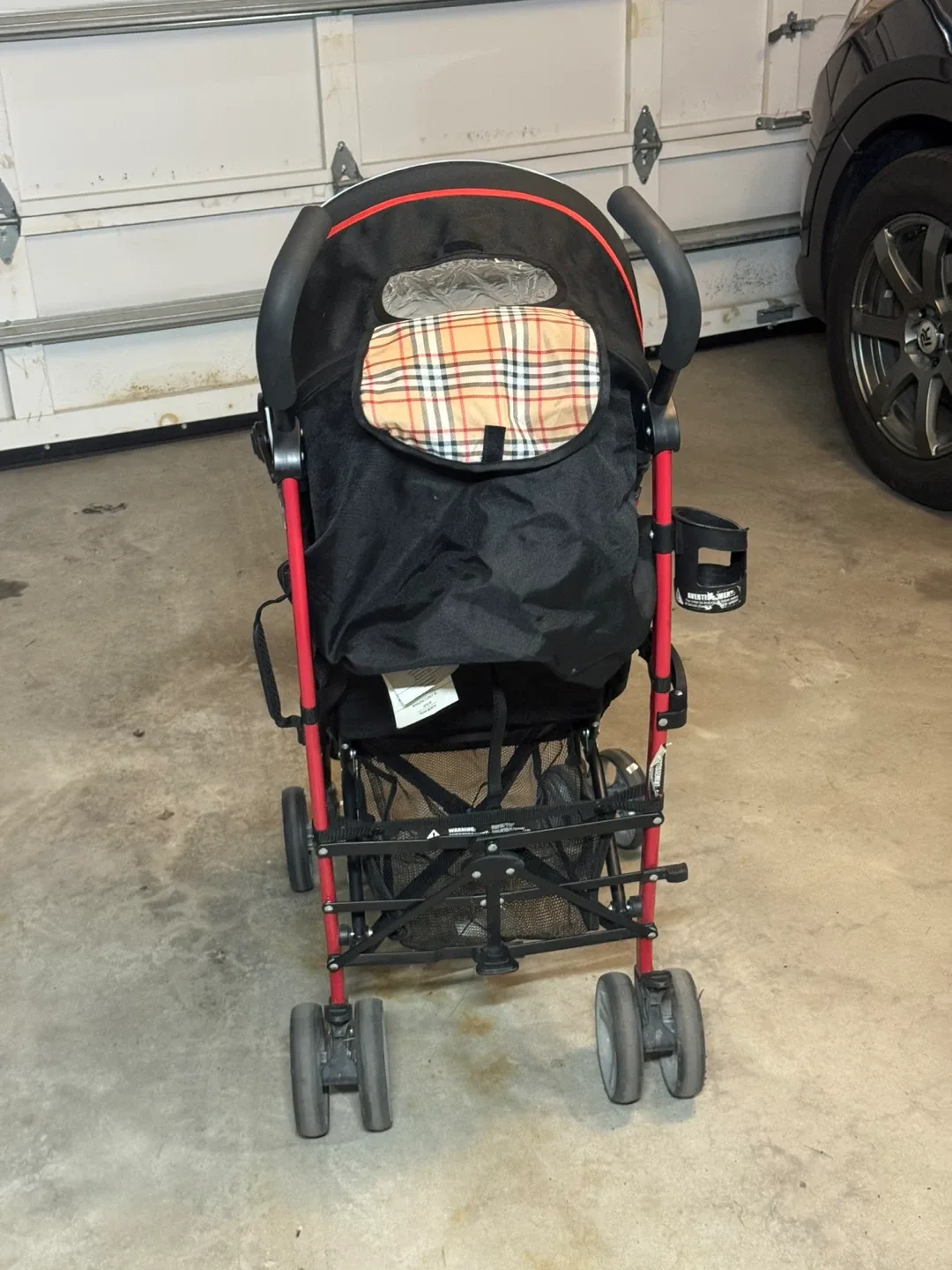 Delta Children Stroller - Black and Red image indicator(3)