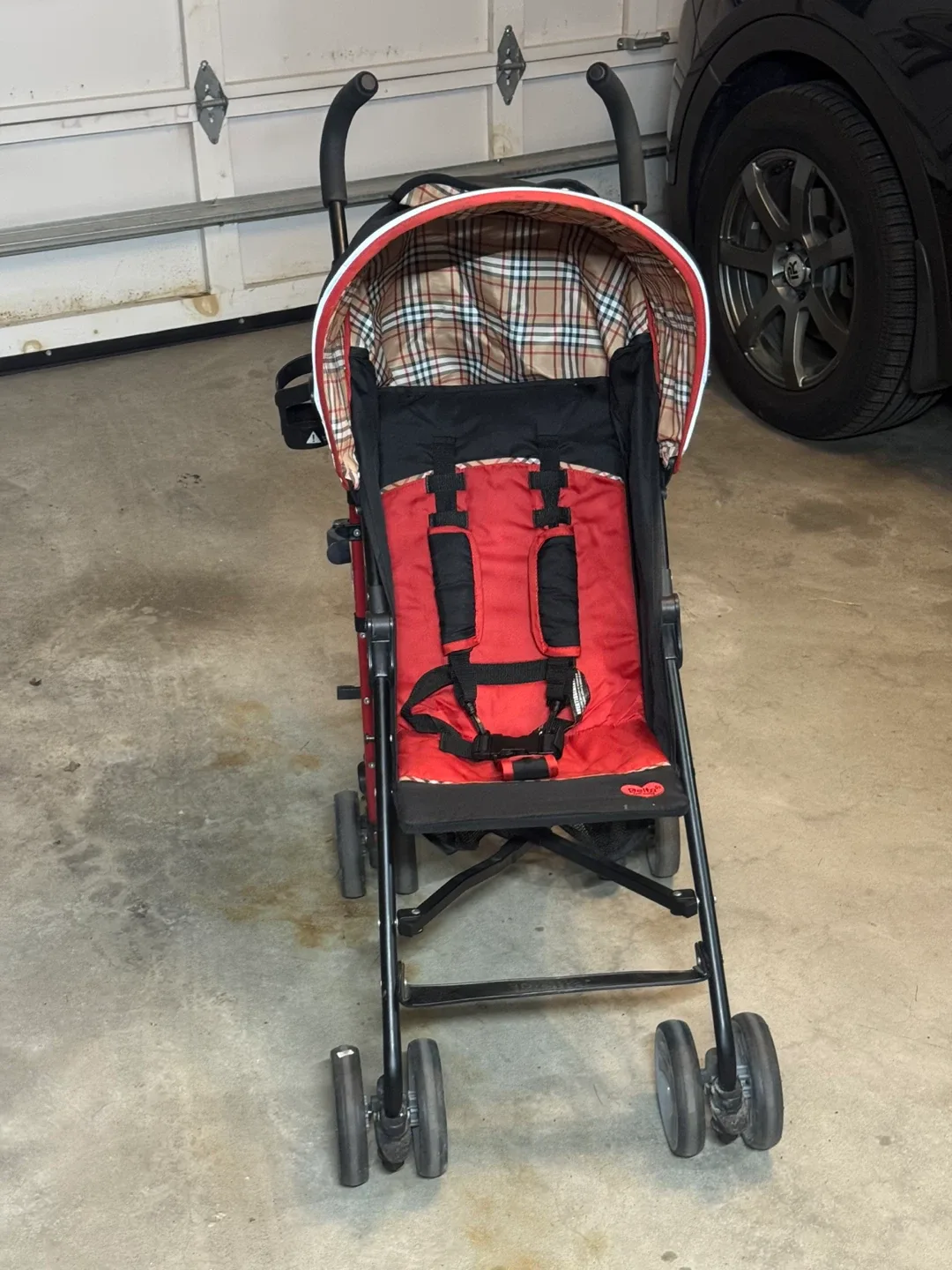 Delta Children Stroller - Black and Red image indicator(2)