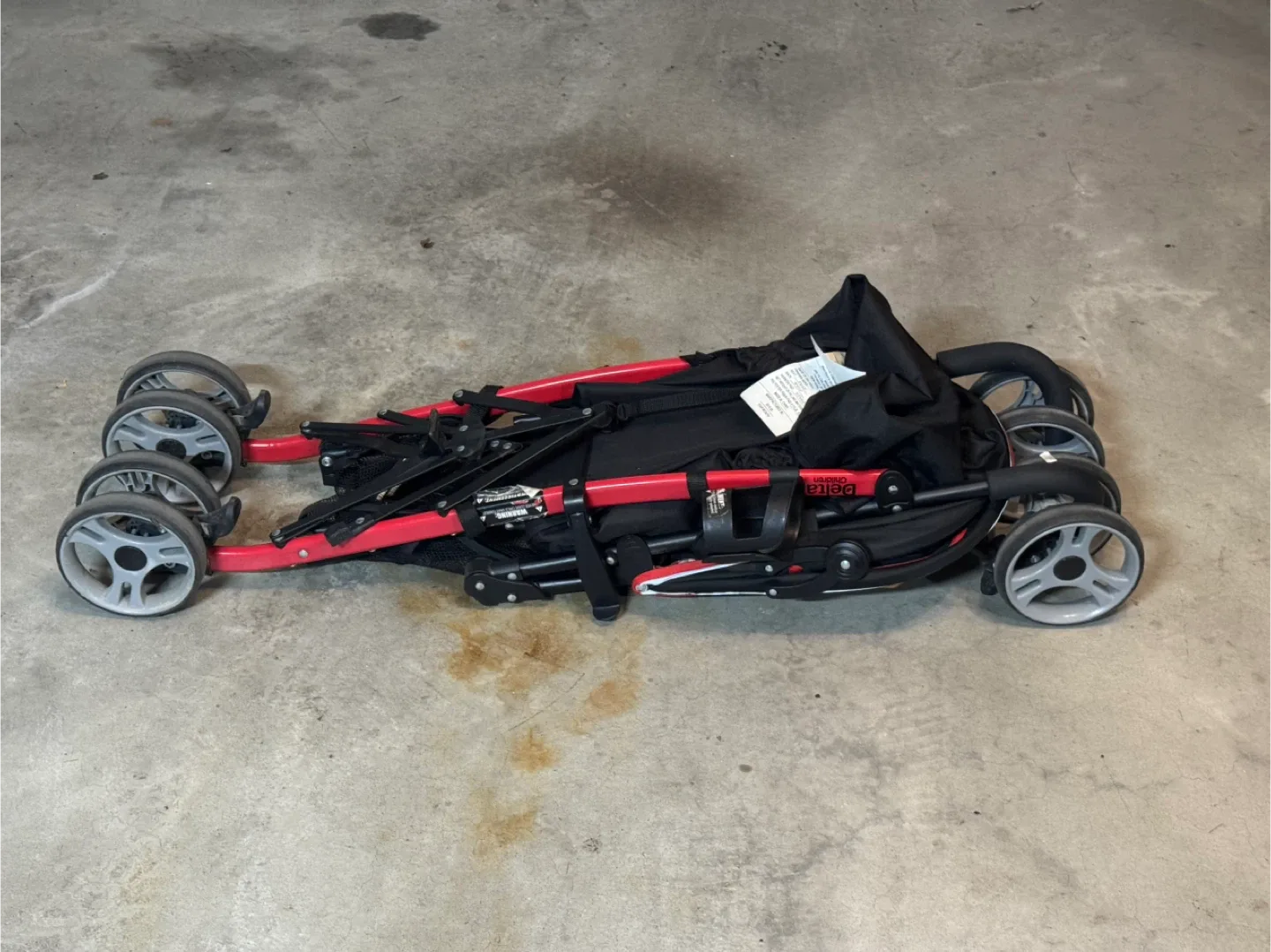 Delta Children Stroller - Black and Red image indicator(7)