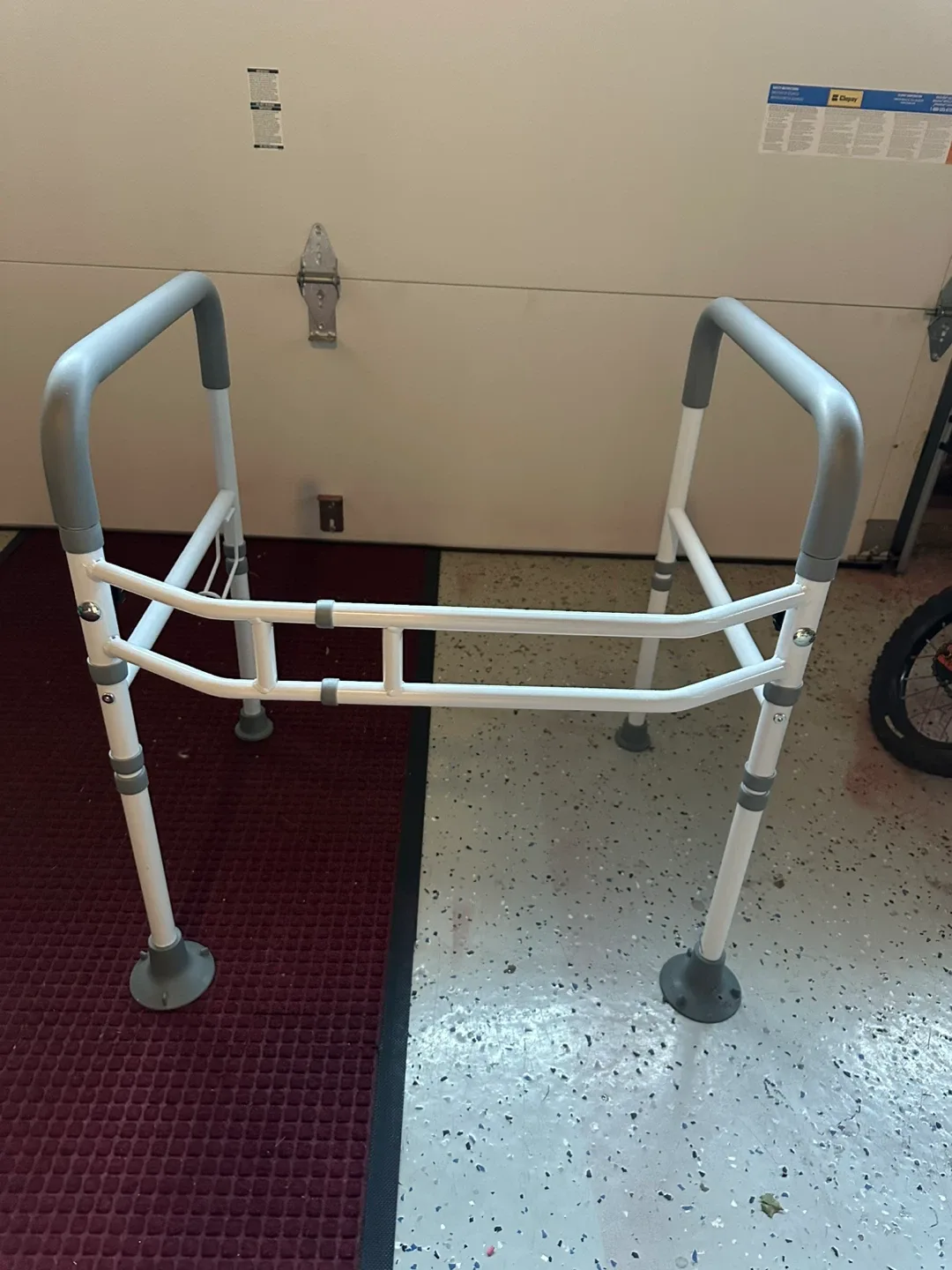 Adjustable Over Toilet Safety Frame image indicator(2)