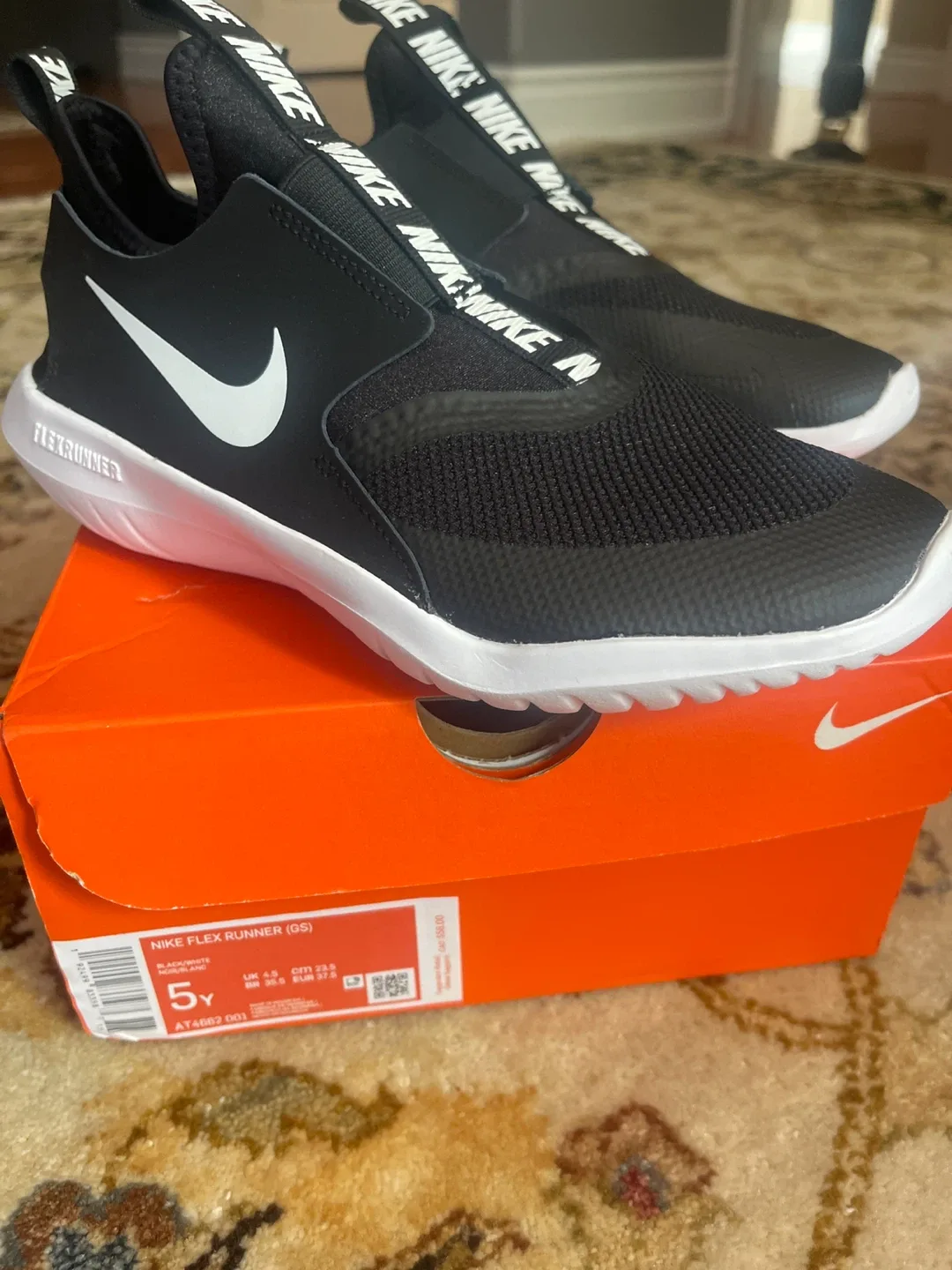 Nike Flex Runner (GS) Black/White - Size 5Y thumbnail