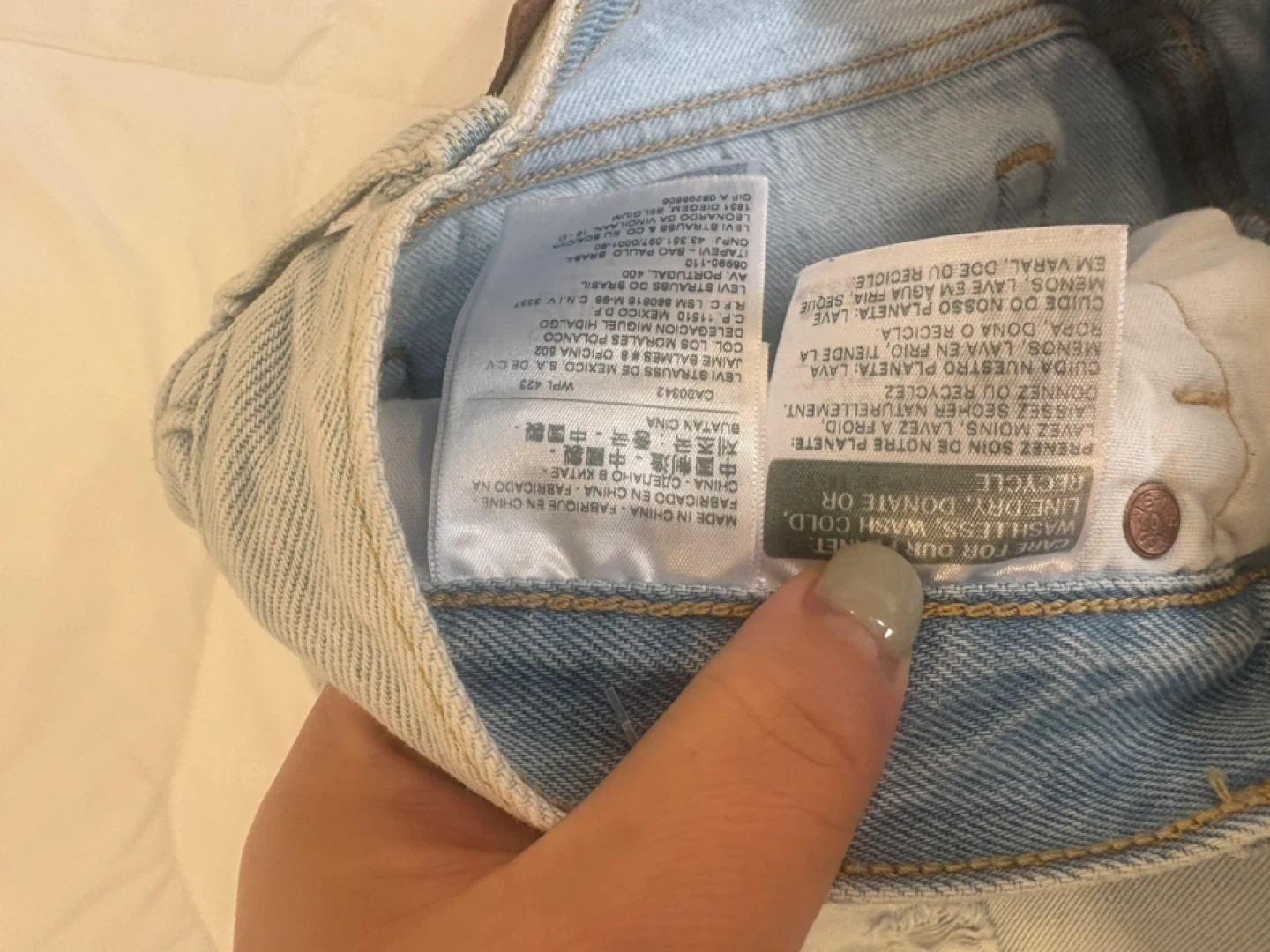 Levi Strauss & Co. 501 Denim Shorts - Size W31 - photo 4