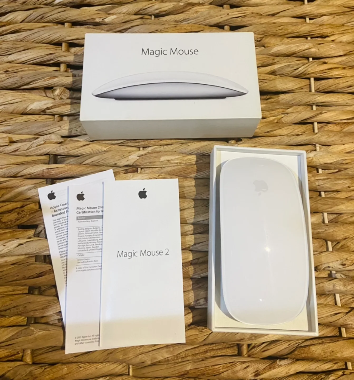 Apple Magic Mouse 2 - Like New! image indicator(5)