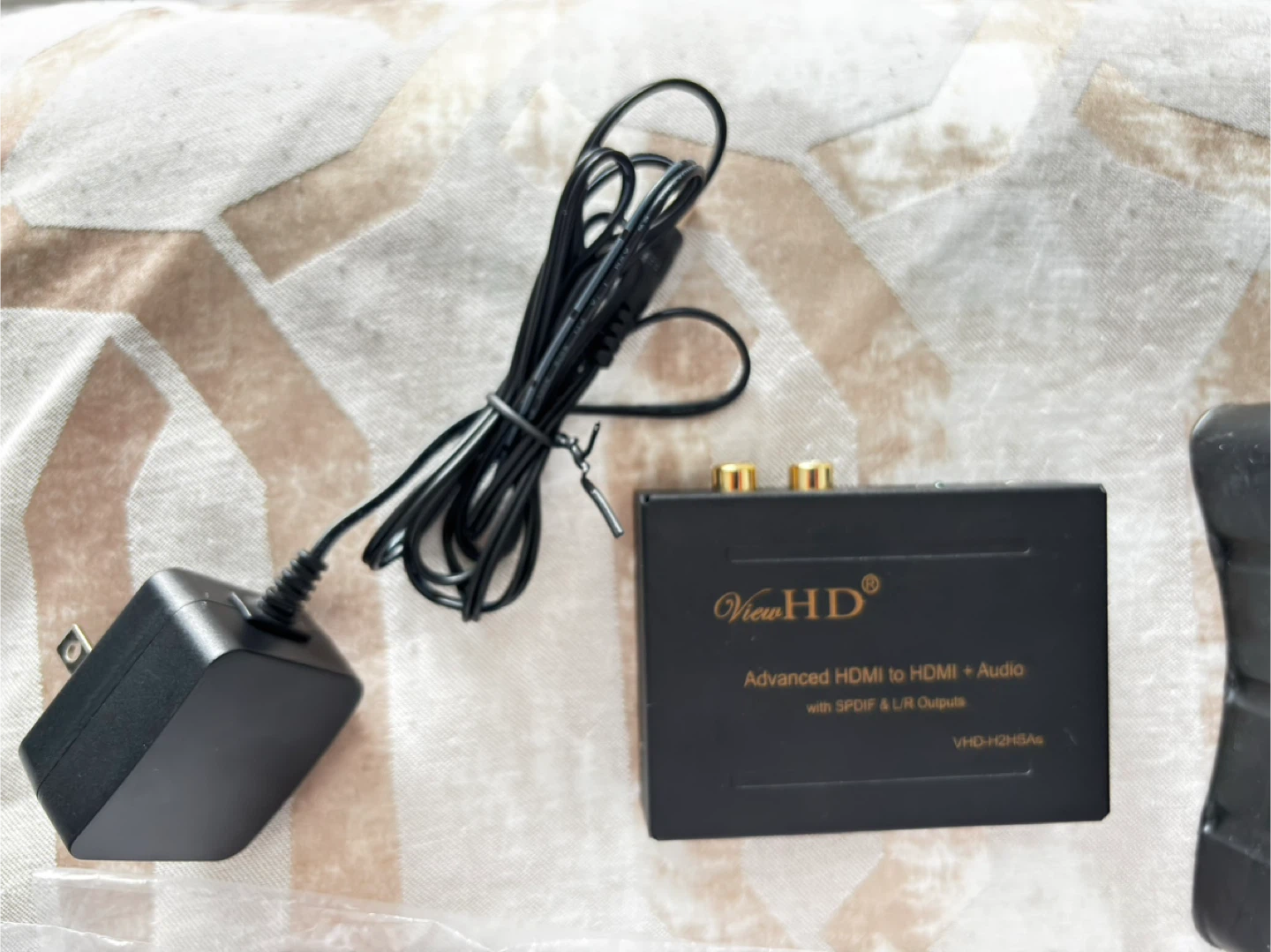 ViewHD VHD-H2HSAs ADVANCED HDMI L/R OUTPUTS extract audio