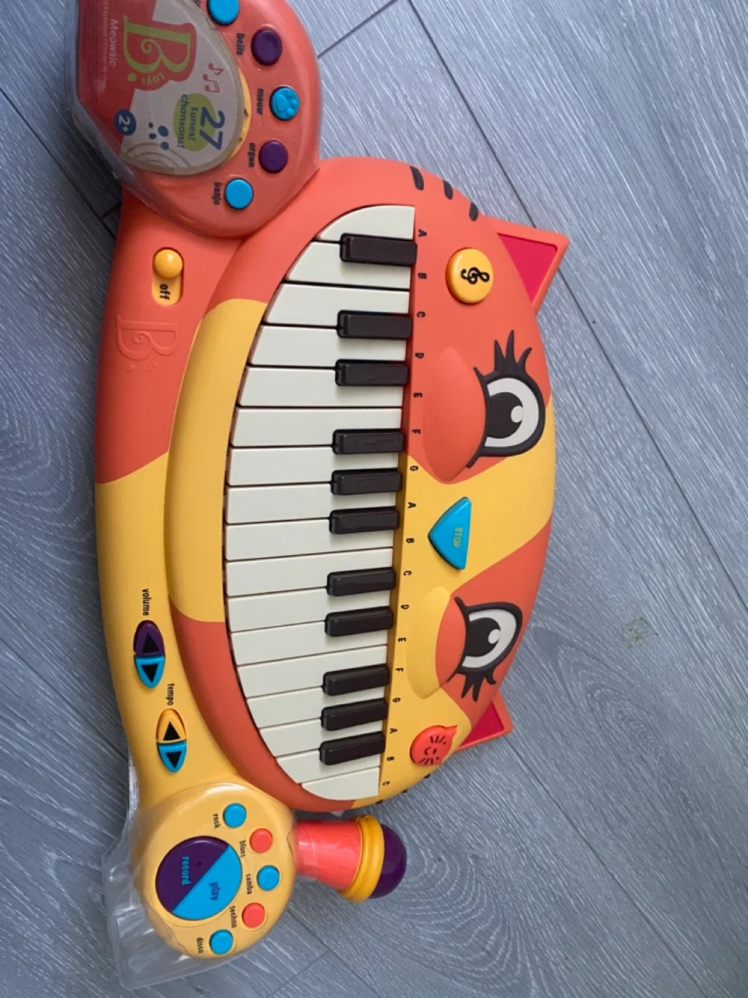 B. Toys Meowsic Cat Piano - 27 Tunes! thumbnail