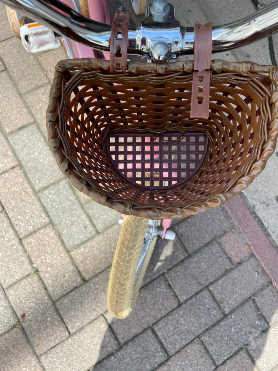 Kids Pink Bike with Wicker Basket image indicator(4)