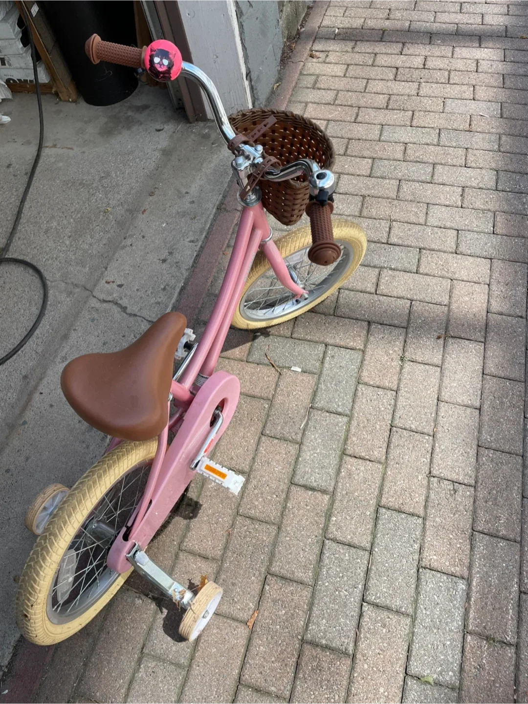 Kids Pink Bike with Wicker Basket image indicator(5)