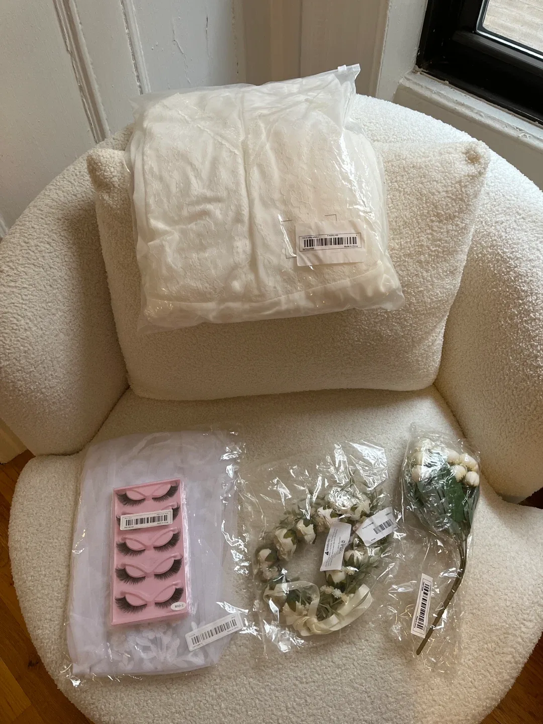 New White Dress image indicator(10)