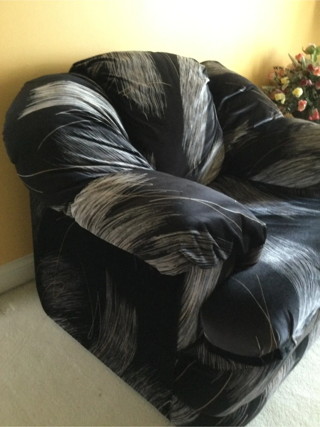 Velvet Single seater sofa image indicator(2)