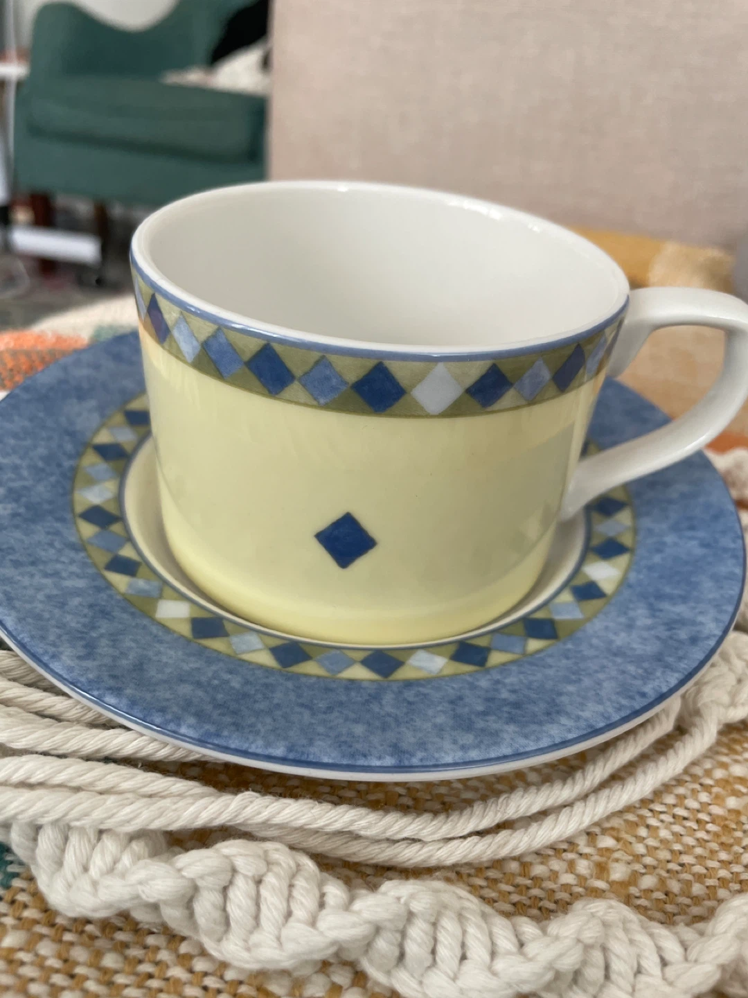 2 sets of Royal Doulton Cup and Saucer Set - photo 4