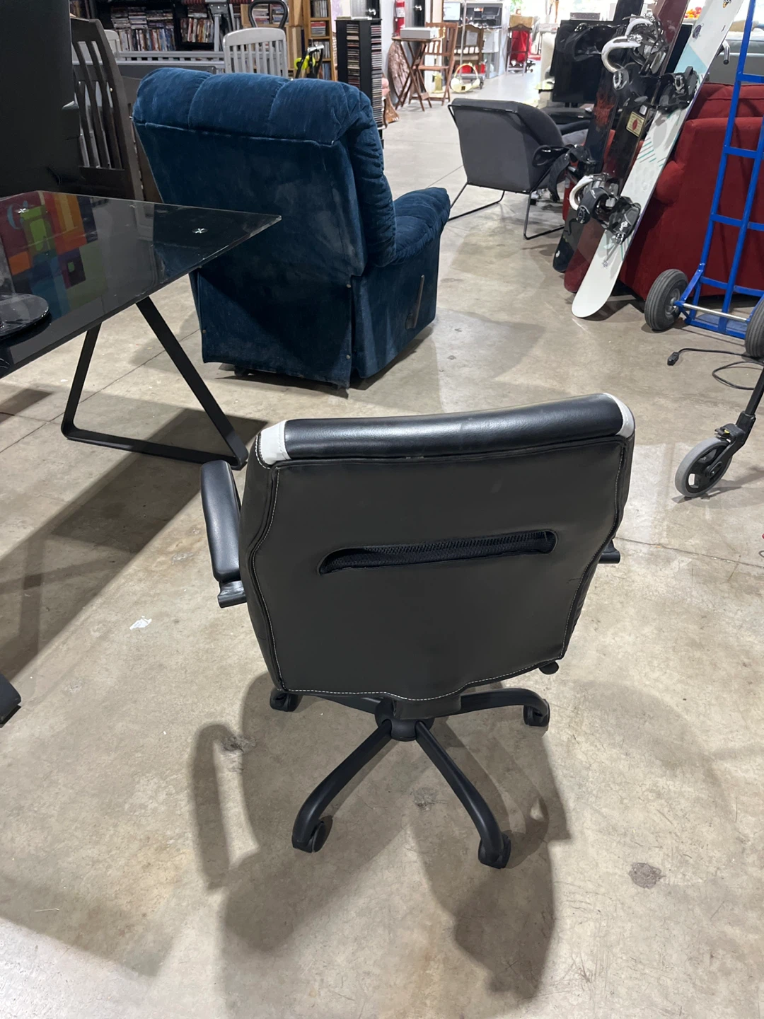 Black & White Gaming Chair - photo 3