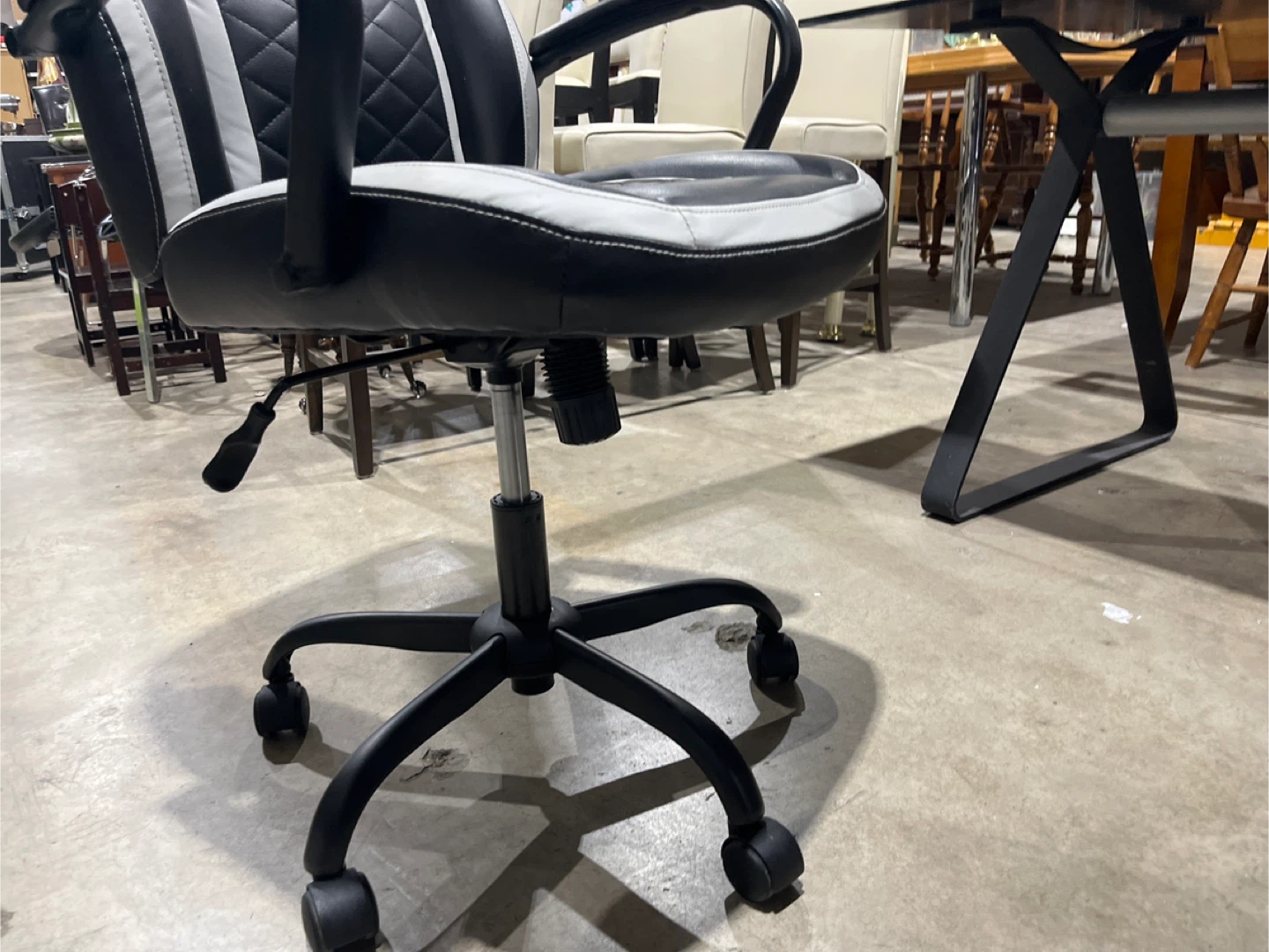 Black & White Gaming Chair - photo 4
