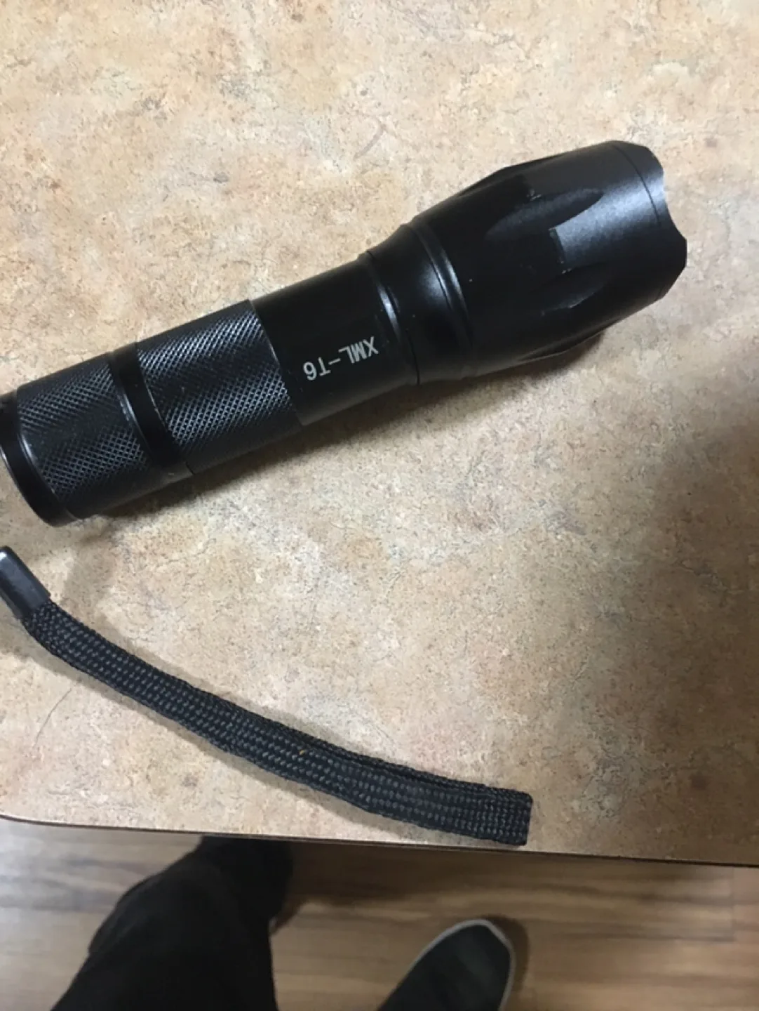 UltraFire XML-T6 LED Flashlight image indicator(2)