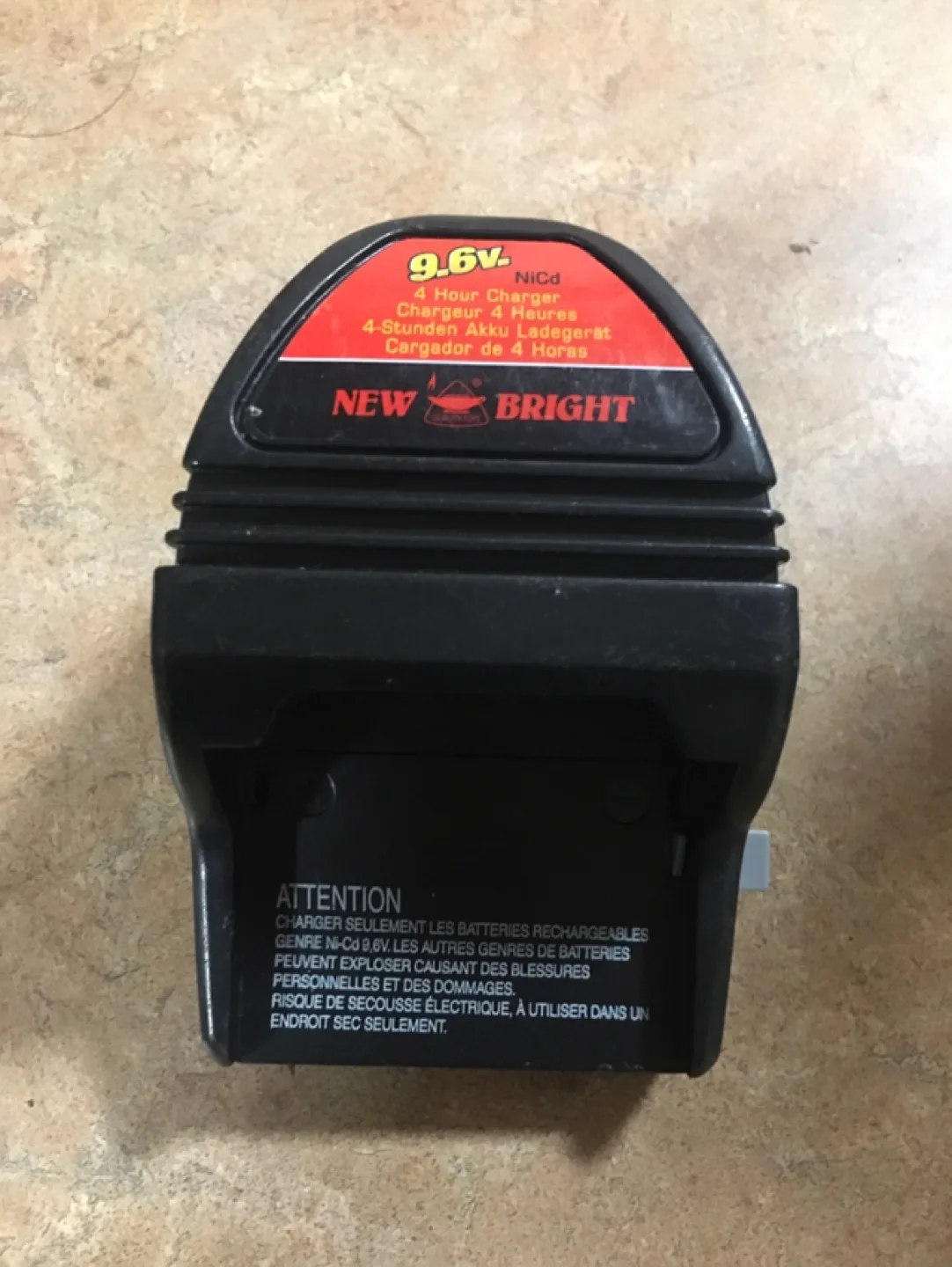 New Bright 9.6V Battery Charger