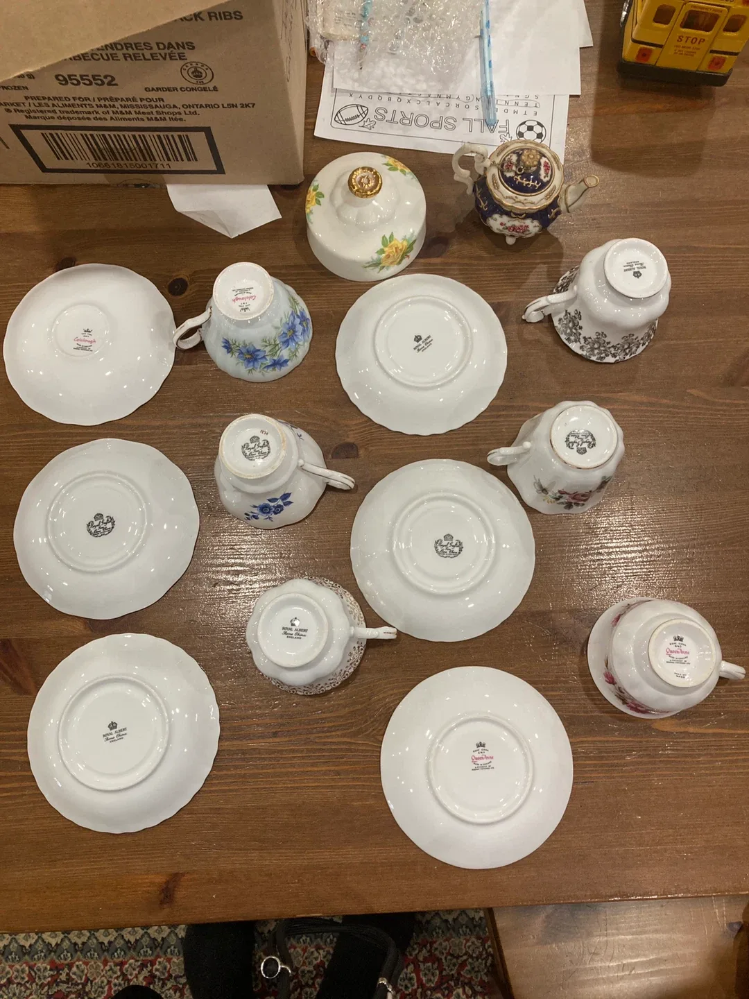 6 Vintage English Bone China Teacups & Saucers image indicator(8)