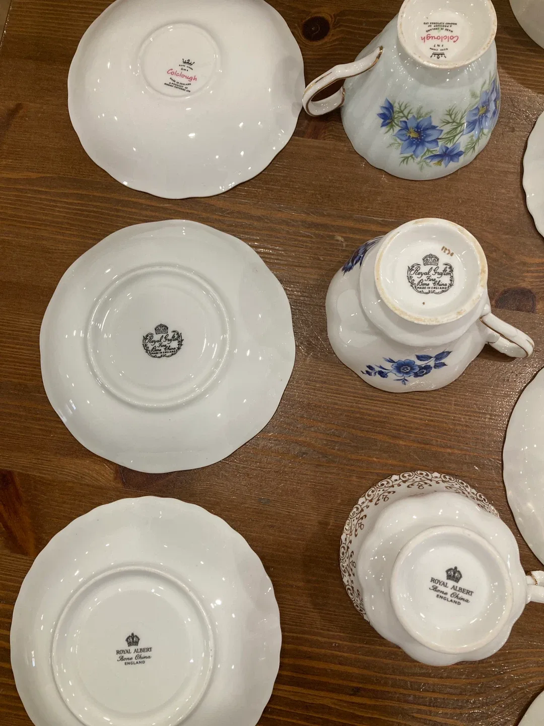 6 Vintage English Bone China Teacups & Saucers image indicator(7)