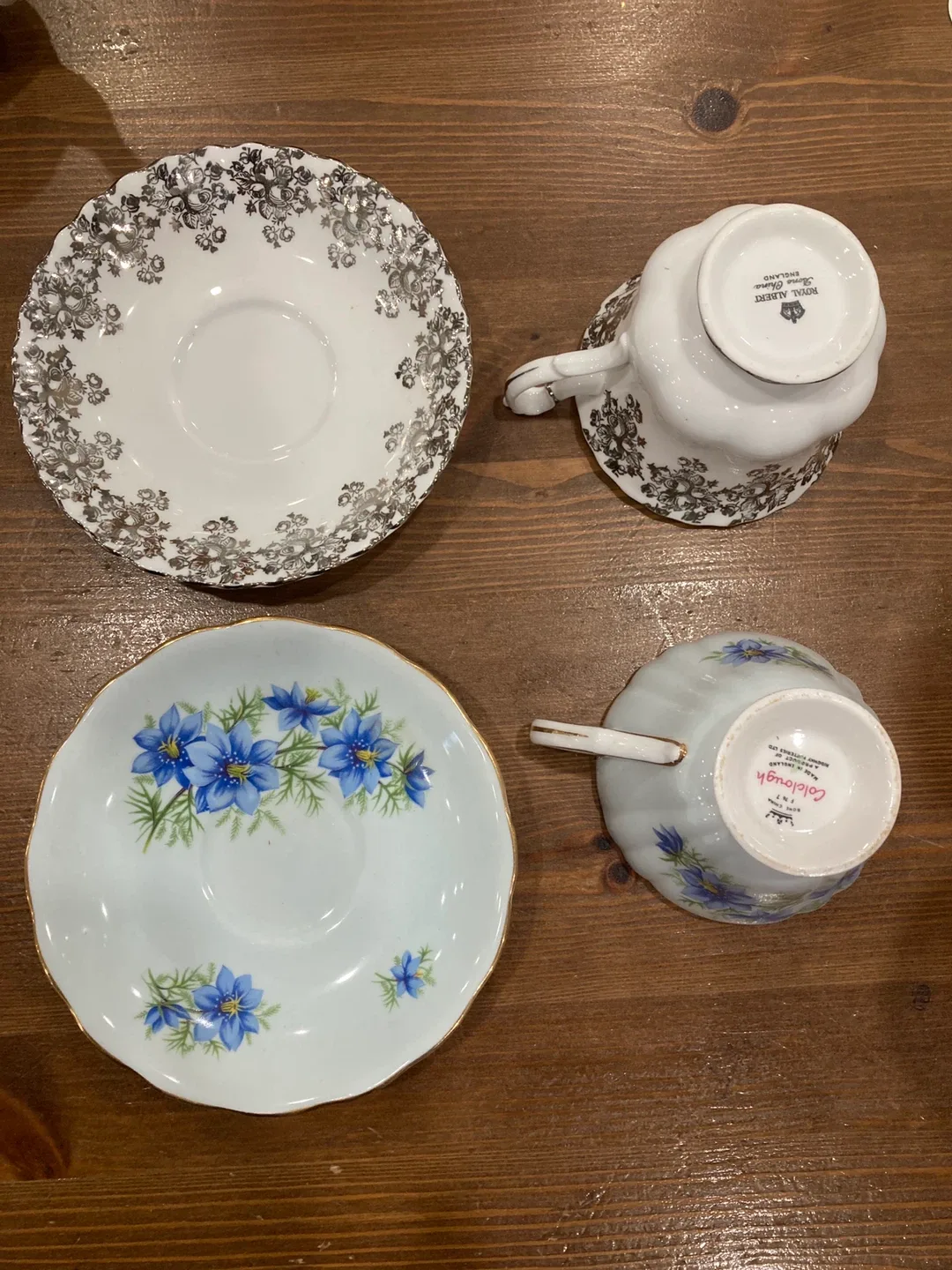 6 Vintage English Bone China Teacups & Saucers image indicator(2)