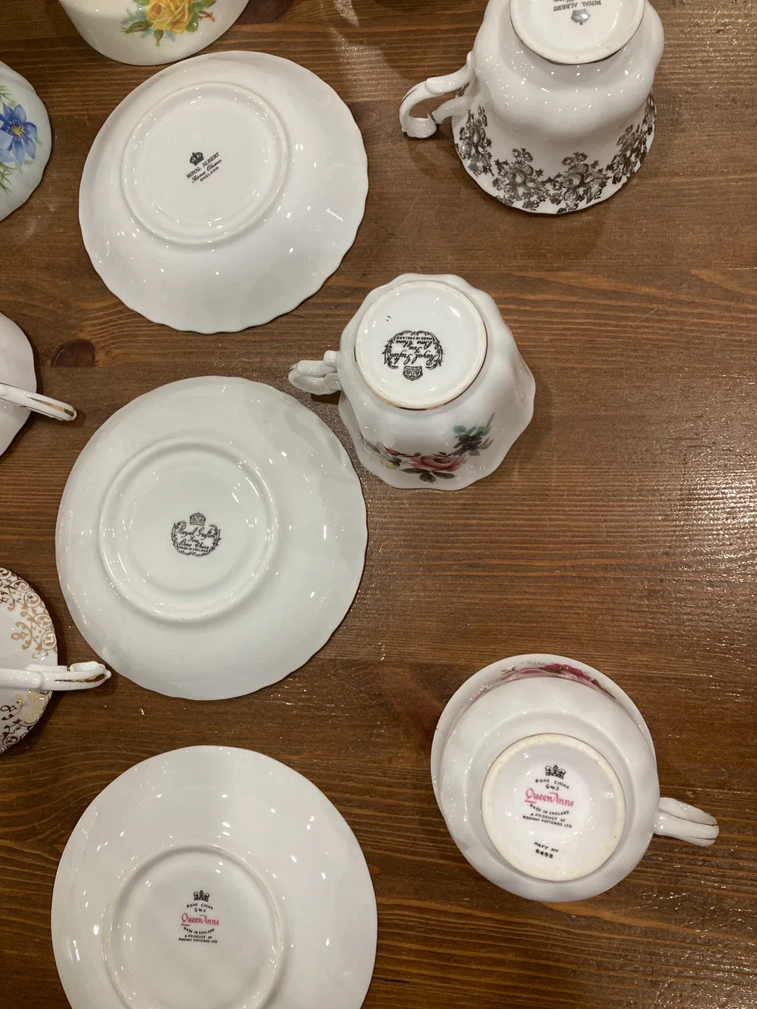 6 Vintage English Bone China Teacups & Saucers image indicator(6)