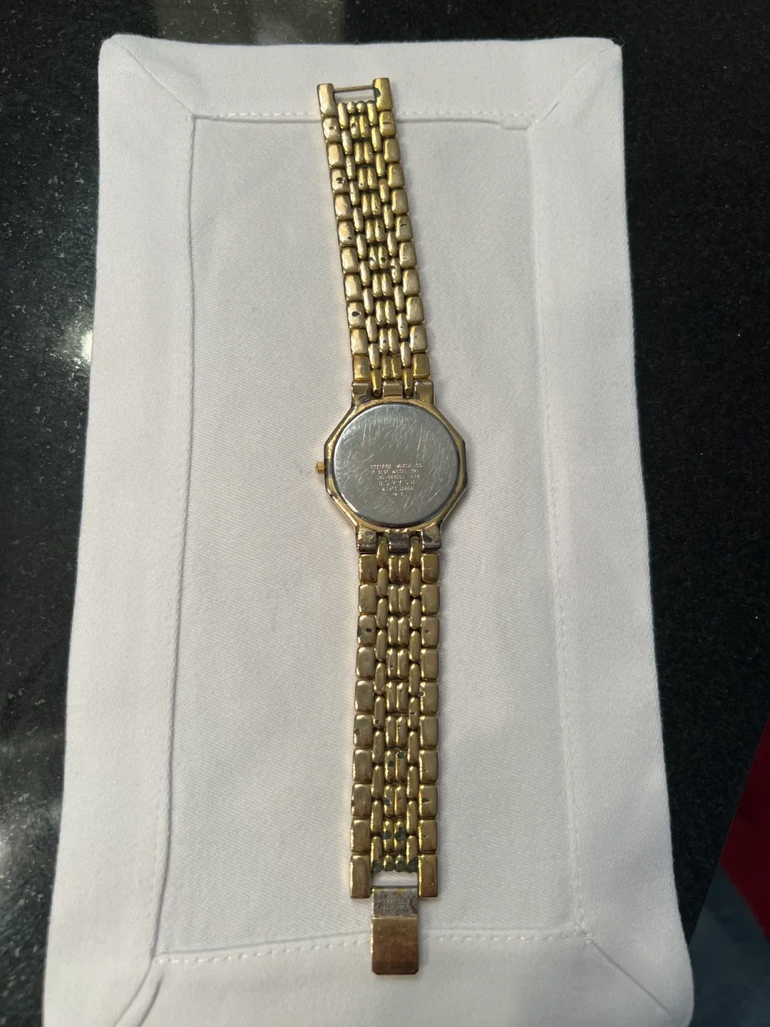 Vintage Citizens 1020-S63901 Quartz Men’s Watch Gold plated Tone image indicator(3)