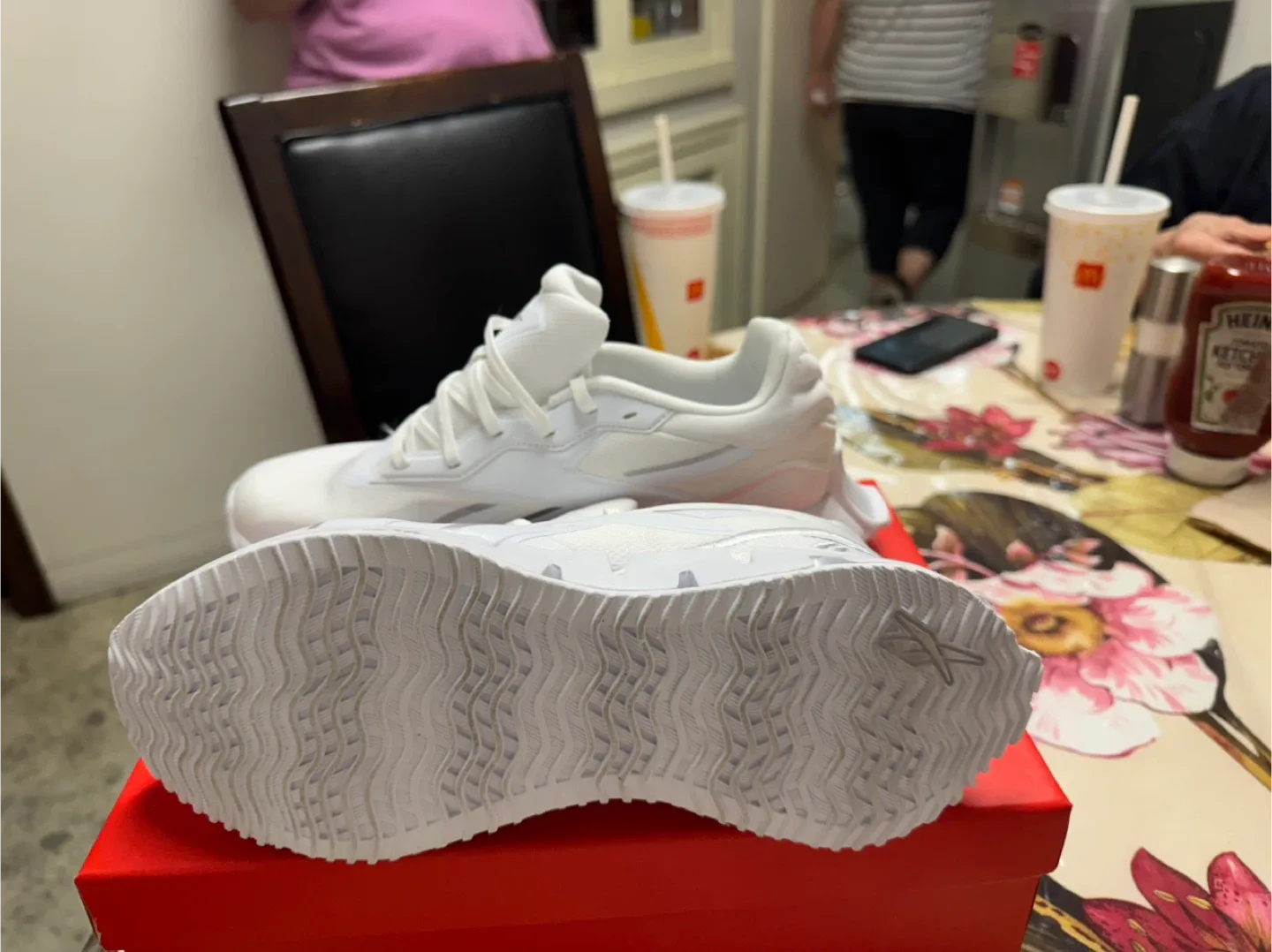 New Never Used Reebok Runners image indicator(3)