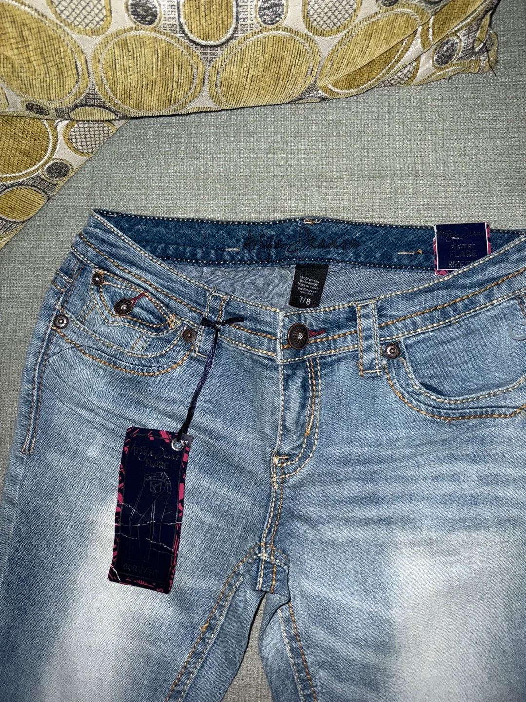 Artisan De Luxe Jeans - Size 7/8 image indicator(3)