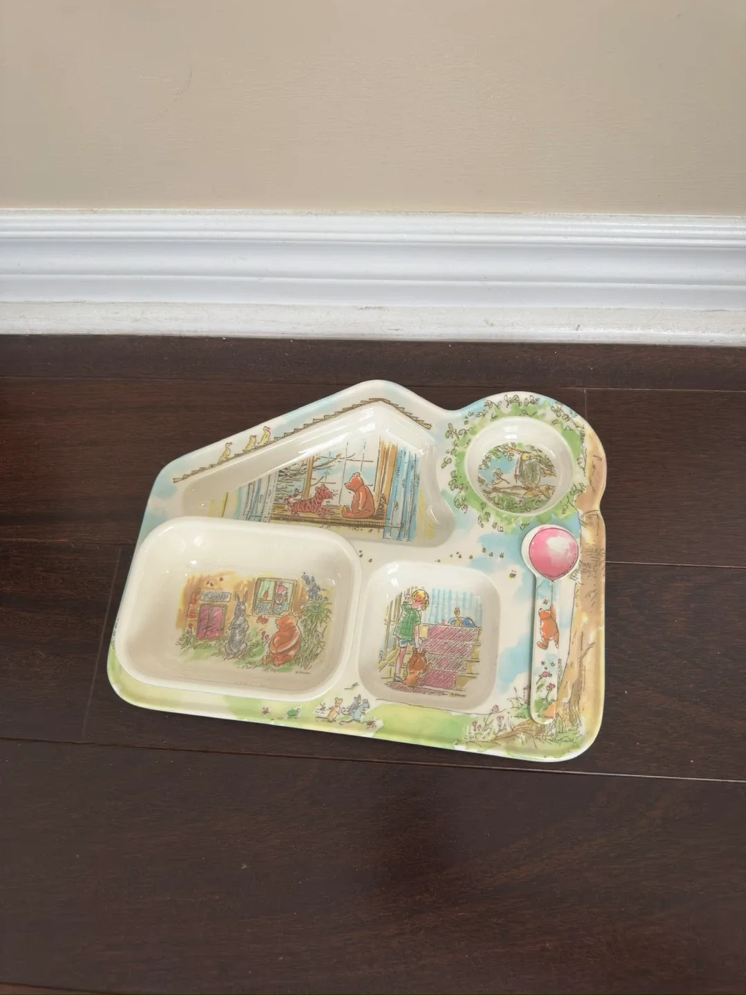 Winnie the Pooh Divided Plate thumbnail