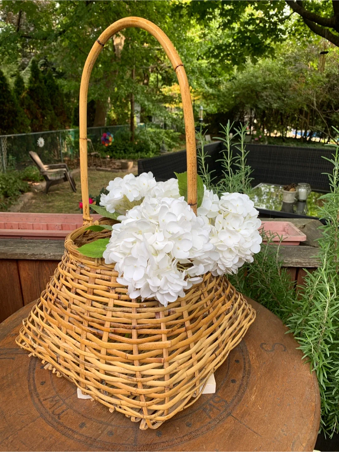 Wicker Basket with Bamboo Handle image indicator(2)