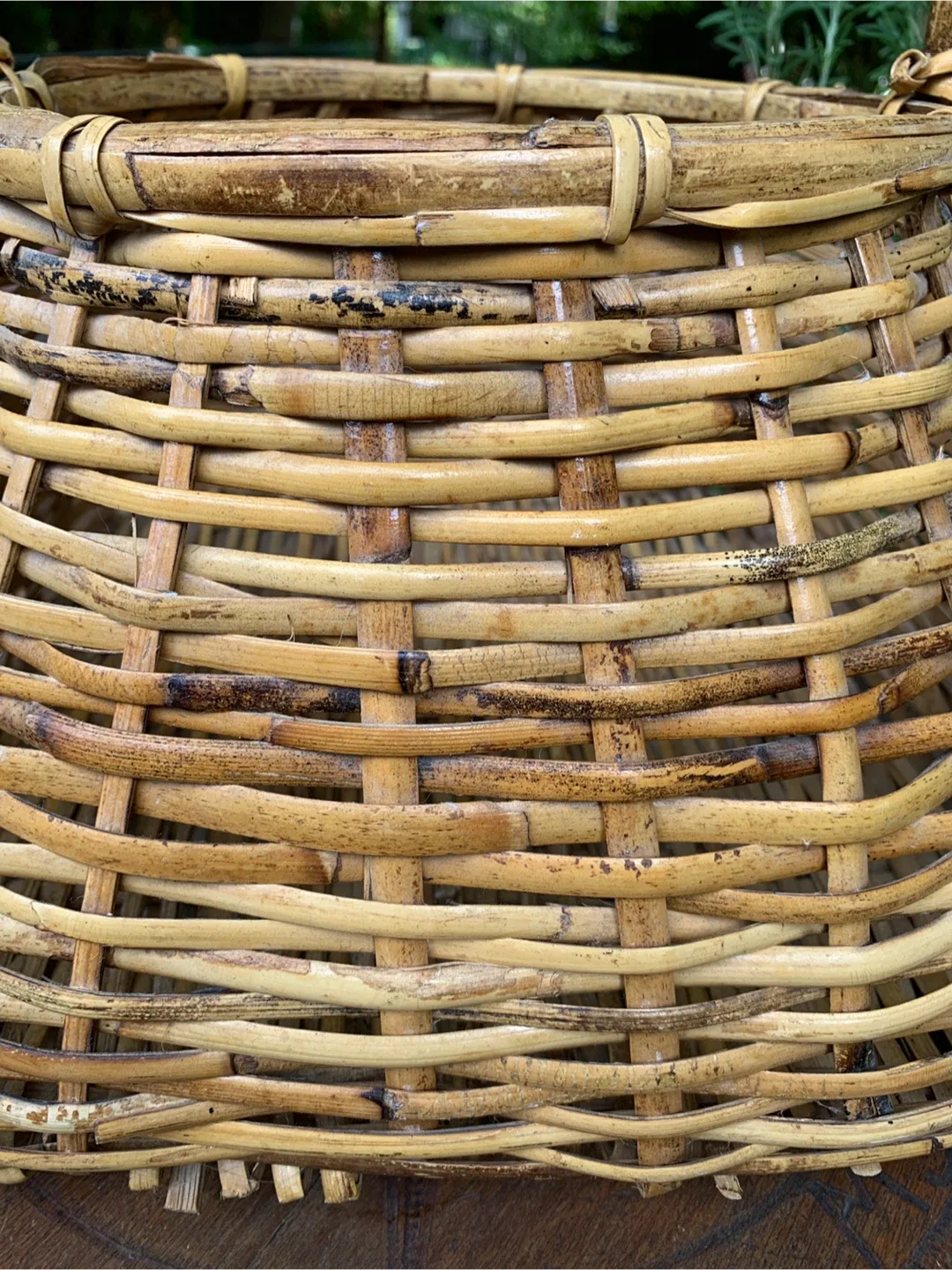 Wicker Basket with Bamboo Handle image indicator(8)