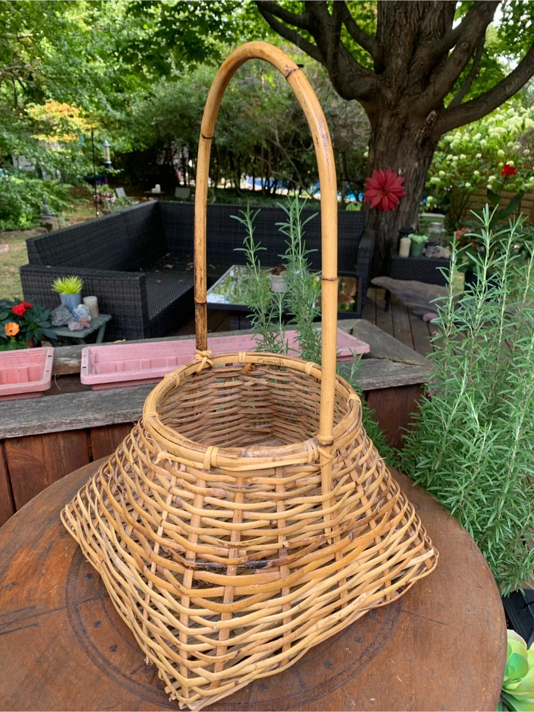 Wicker Basket with Bamboo Handle image indicator(7)