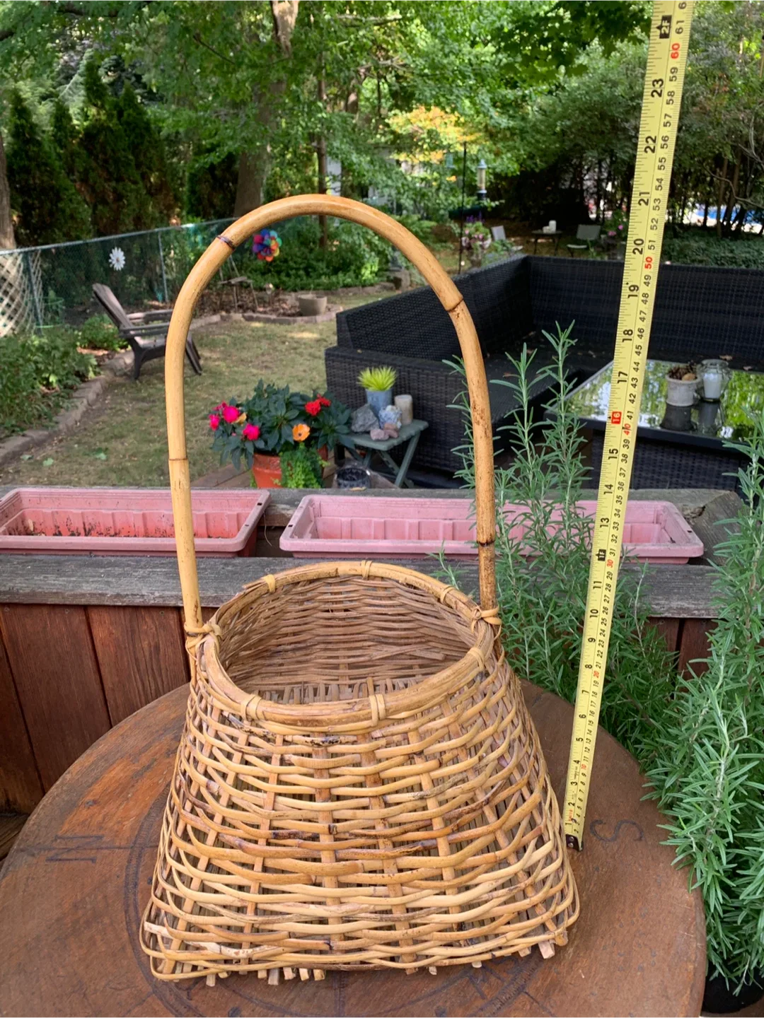 Wicker Basket with Bamboo Handle image indicator(10)