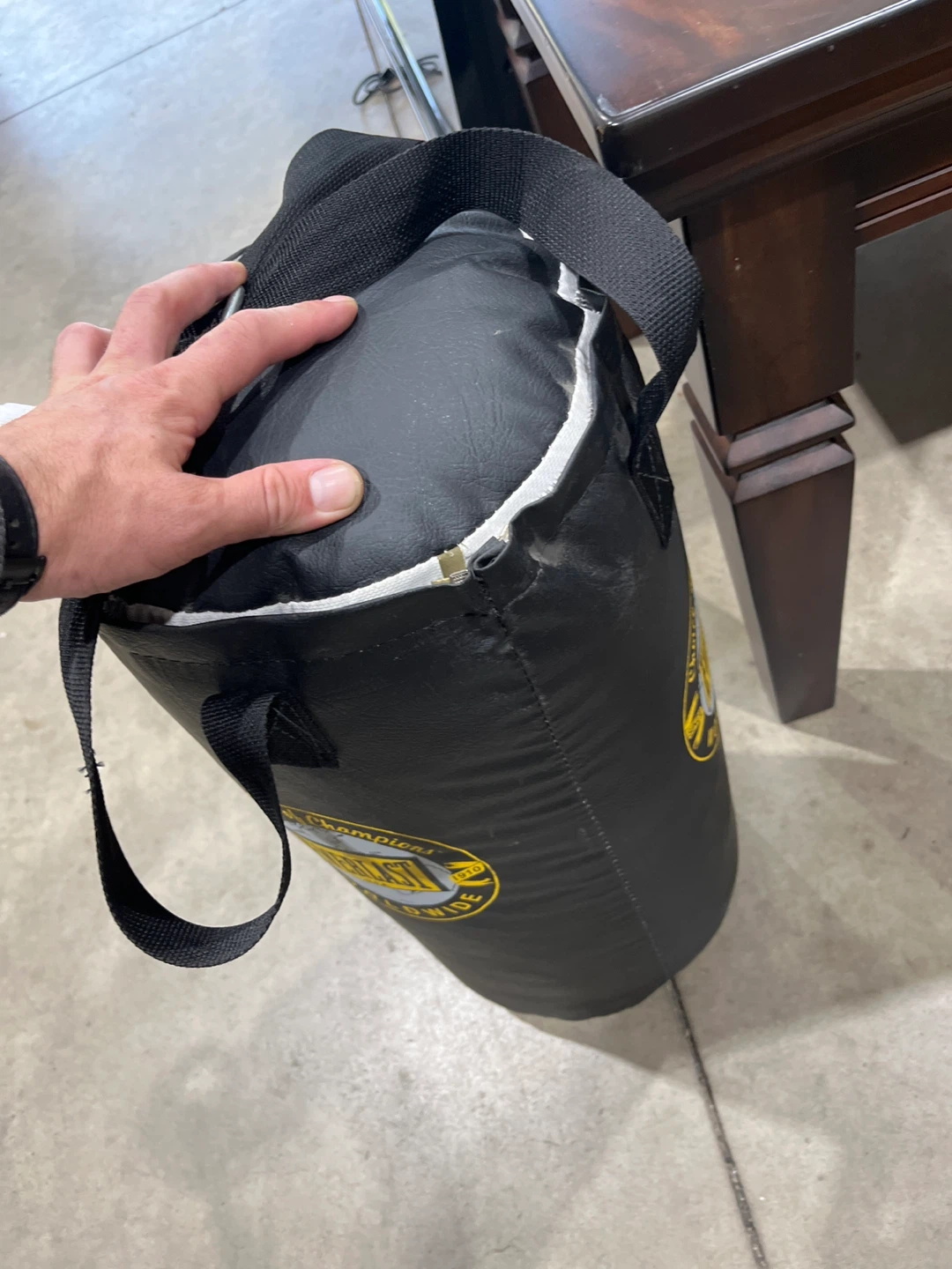 Everlast Worldwide Heavy Bag - photo 3