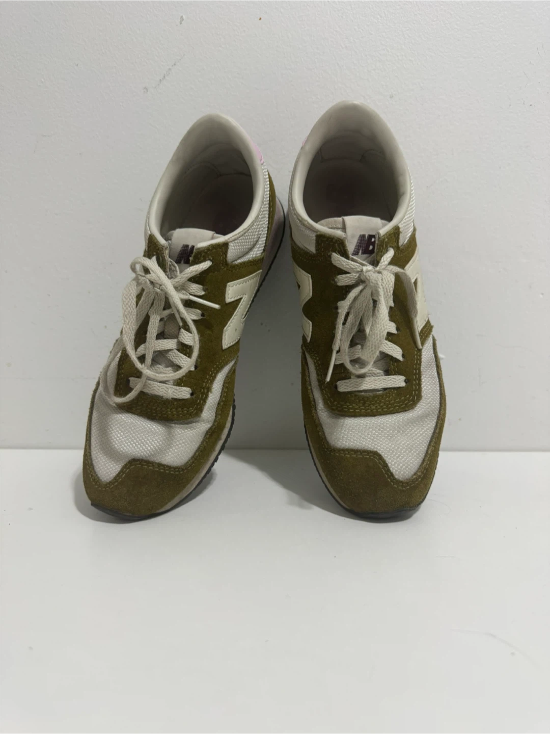 New Balance 420 Olive Sneakers
