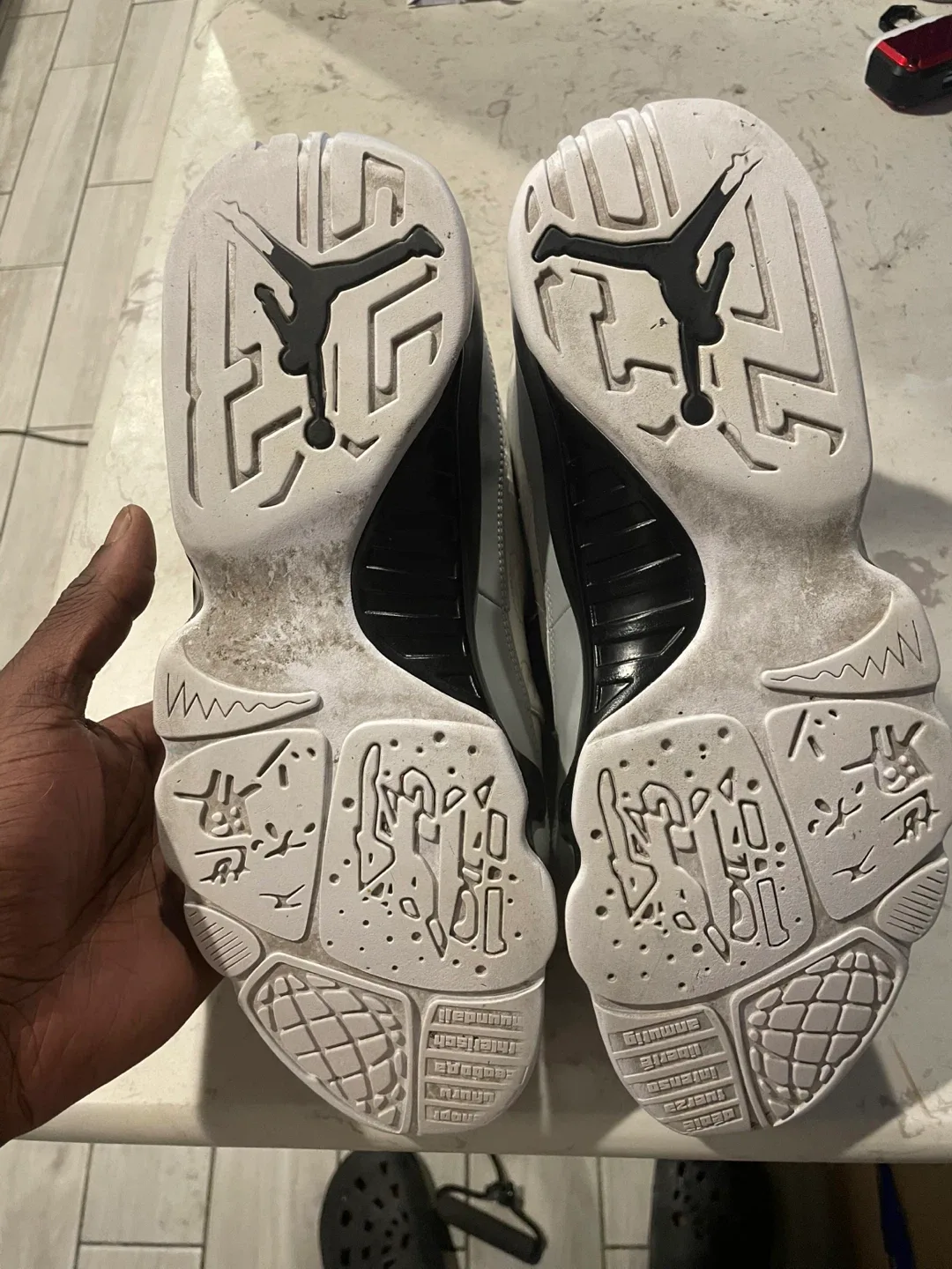 Air Jordan 9 Retro White/Black Size 13 image indicator(4)