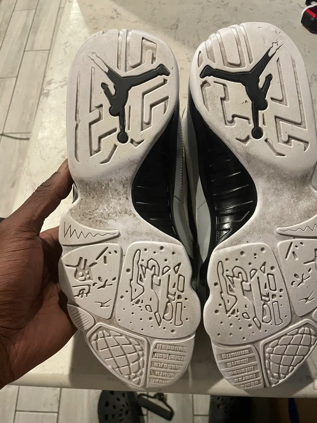 Air Jordan 9 Retro White/Black Size 13 image indicator(5)