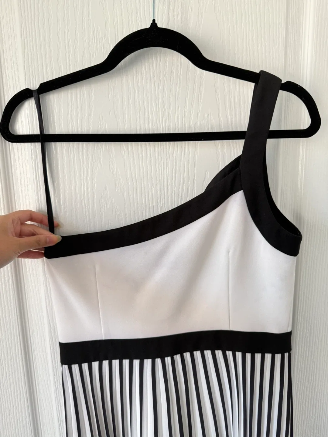 Coast Black/White One Shoulder Dress 🥕 image indicator(5)