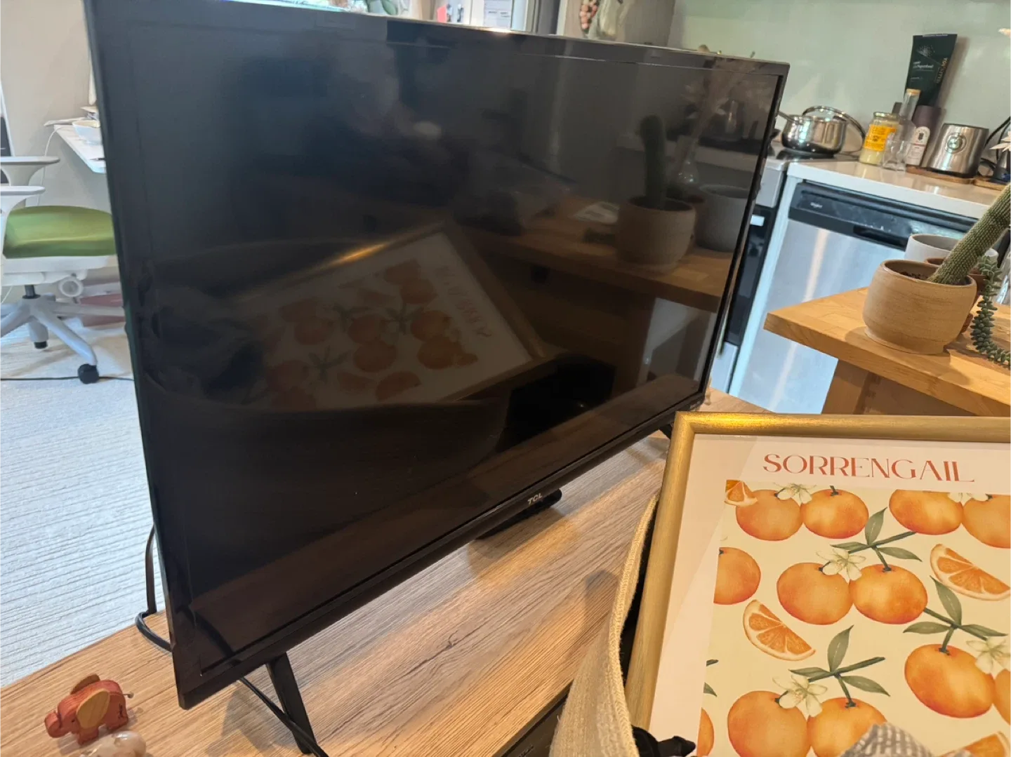 TCL 32" Roku Smart TV FHD image indicator(2)