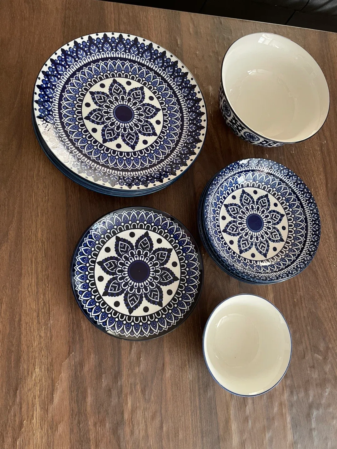 Blue & White Plates & Bowls Set thumbnail