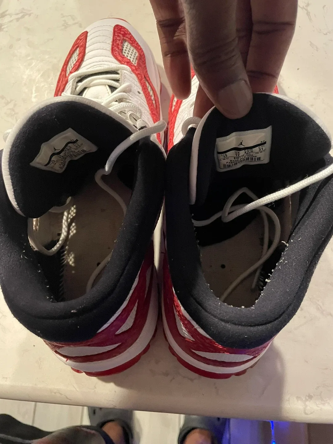 Jordan 11 IE Low White/Red Size 13 image indicator(2)