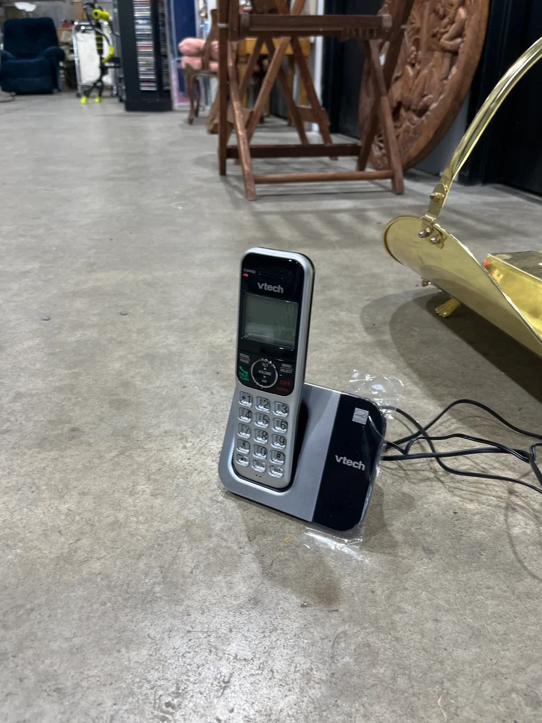VTech Cordless Phone with Base thumbnail