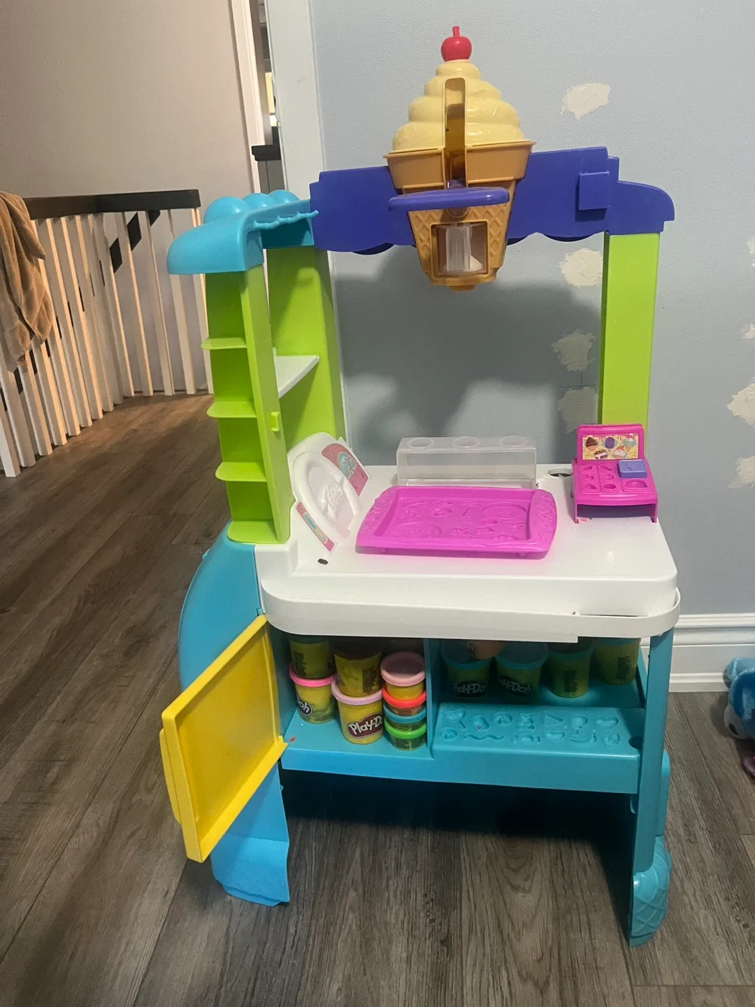 Play-Doh Ice Cream Truck Playset image indicator(2)