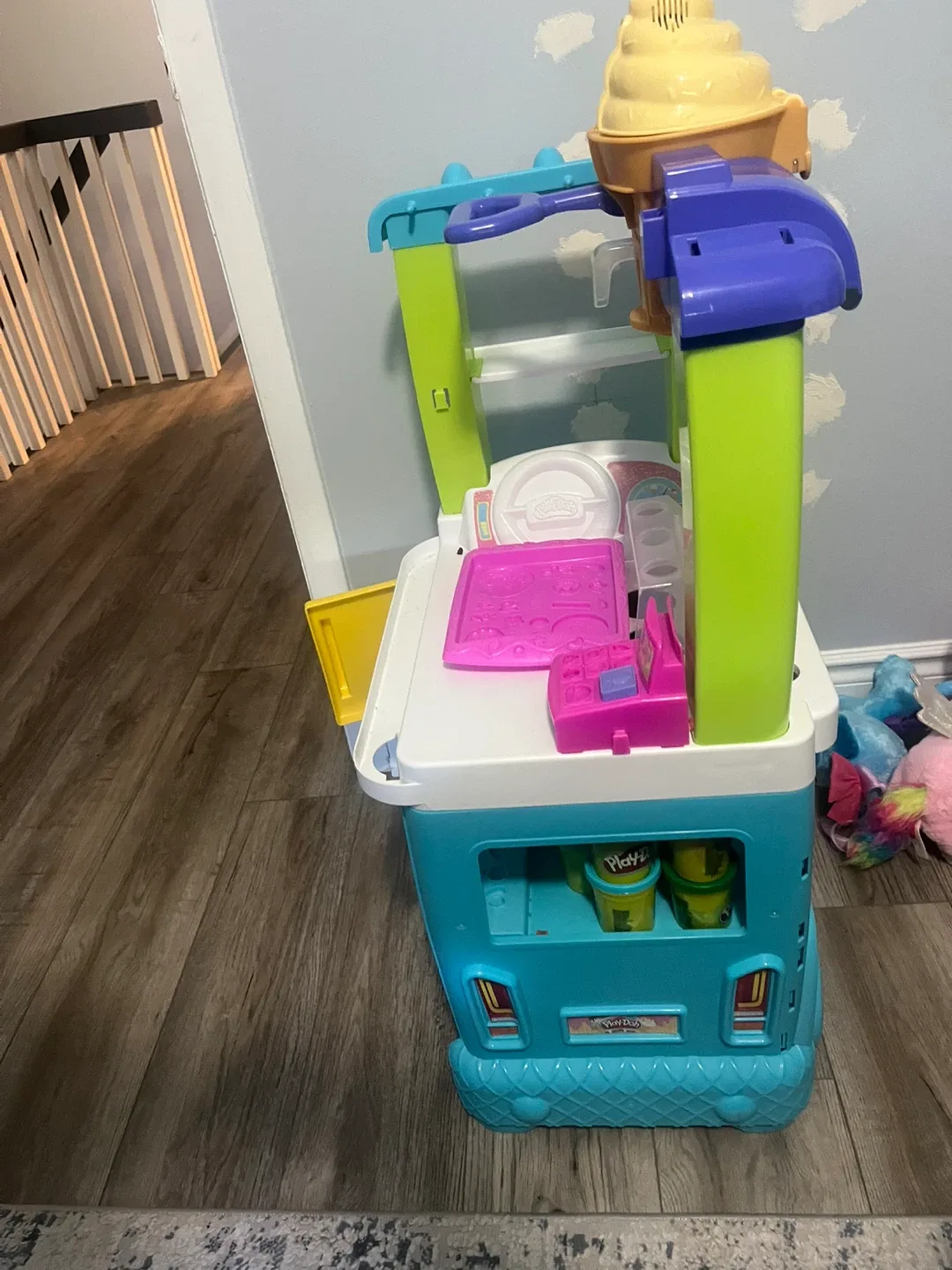 Play-Doh Ice Cream Truck Playset image indicator(4)