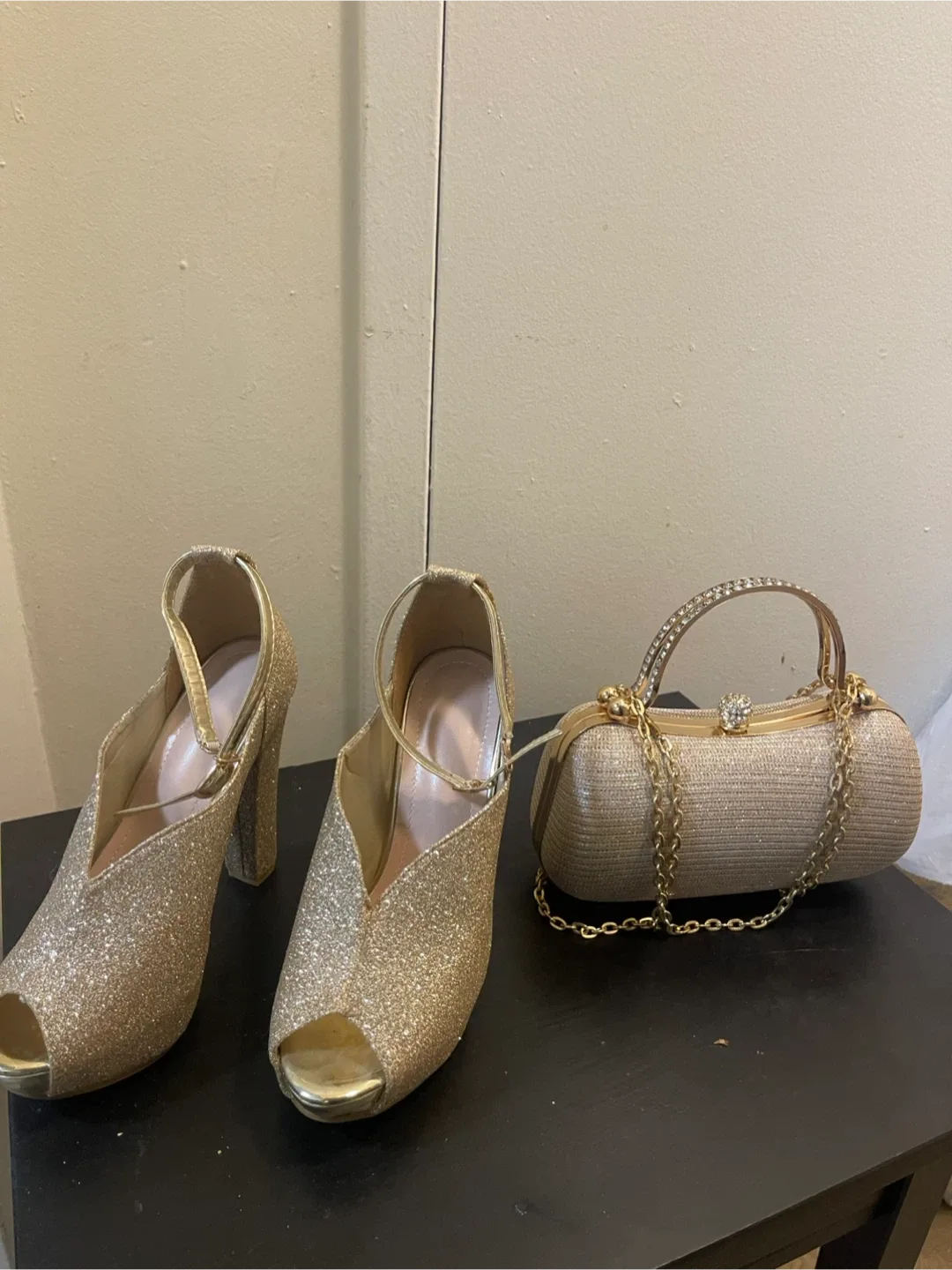 Gold Glitter Heels & Clutch Set image indicator(7)