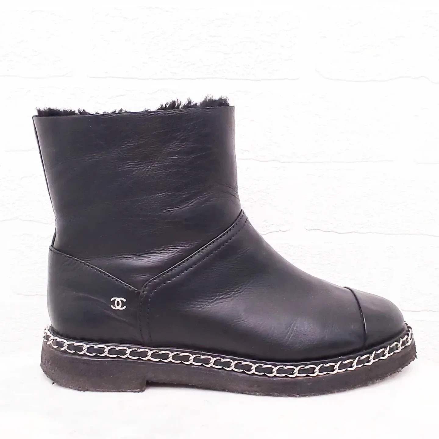 Authentic Chanel Intelocking boots fit size 7- 7.5 image indicator(2)