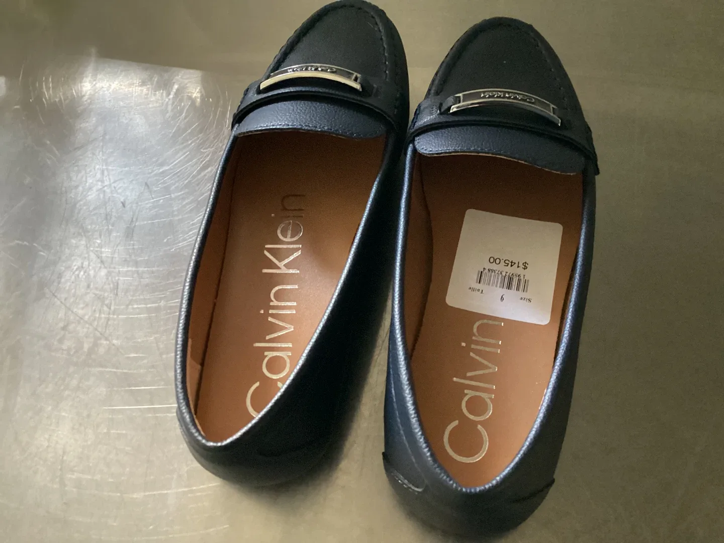 Ladies' size 9M shoes image indicator(2)