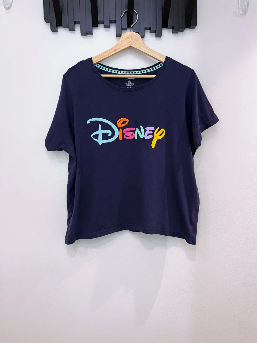 Disney T-Shirt - Size L thumbnail